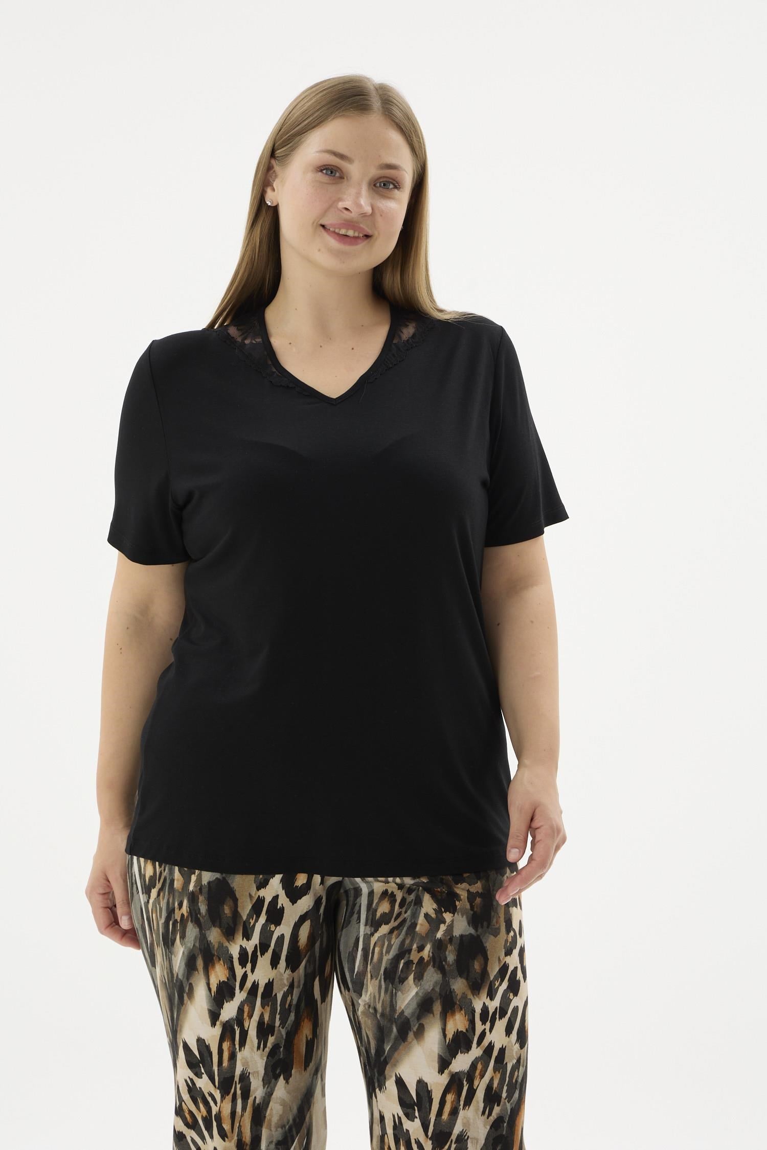 332688Kadın Büyük Beden Kısa Kol Siyah Leoparlı Pijama Takımı C2T9N671Büyük BedenSevimKadın Büyük Beden Kısa Kol Siyah Leoparlı Pijama Takımı C2T9N671