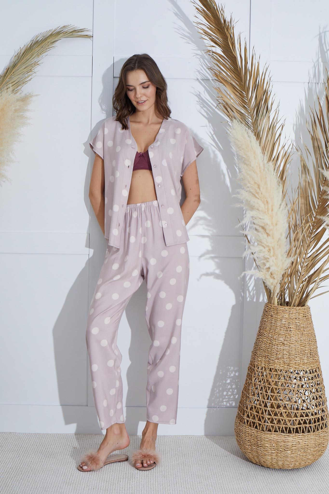 318776Kadın Kısa Kol Önden Düğmeli Pudra Pijama Takım C1T2N951cotonhause.com.tr Online Alışveriş - Sezon İndirimlerini KeşfetKadın Kısa Kol Önden Düğmeli Pudra Pijama Takım C1T2N951Kısa Kol / Askılı PijamaSevimKadın Kısa Kol Önden Düğmeli Pudra Pijama Takım C1T2N951
