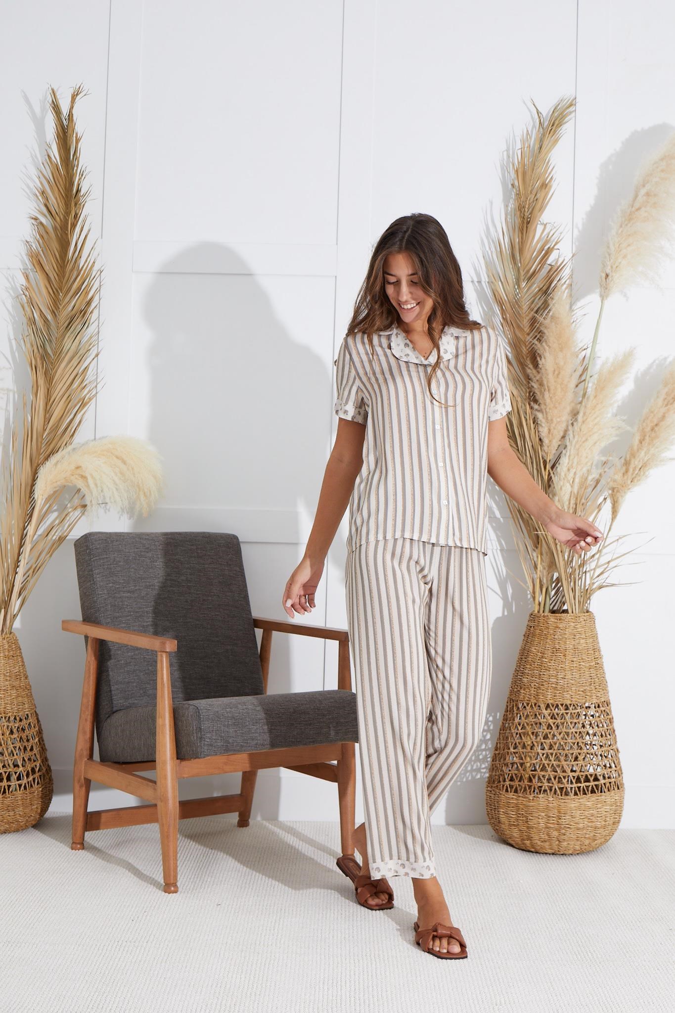 318585Kadın Kısa Kol Gömlek Yaka Önden Düğmeli Bej Pijama Takım C9T2N551cotonhause.com.tr Online Alışveriş - Sezon İndirimlerini KeşfetKadın Kısa Kol Gömlek Yaka Önden Düğmeli Bej Pijama Takım C9T2N551Kısa Kol / Askılı PijamaSevimKadın Kısa Kol Gömlek Yaka Önden Düğmeli Bej Pijama Takım C9T2N551