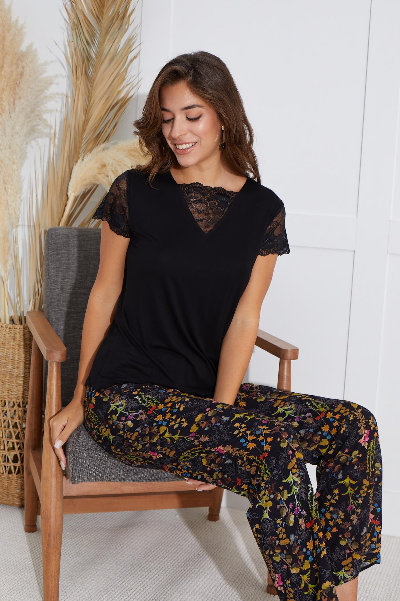 318597Kadın Kısa Kol Siyah Pijama Takım C7T8N551cotonhause.com.tr Online Alışveriş - Sezon İndirimlerini KeşfetKadın Kısa Kol Siyah Pijama Takım C7T8N551Kısa Kol / Askılı PijamaSevimKadın Kısa Kol Siyah Pijama Takım C7T8N551