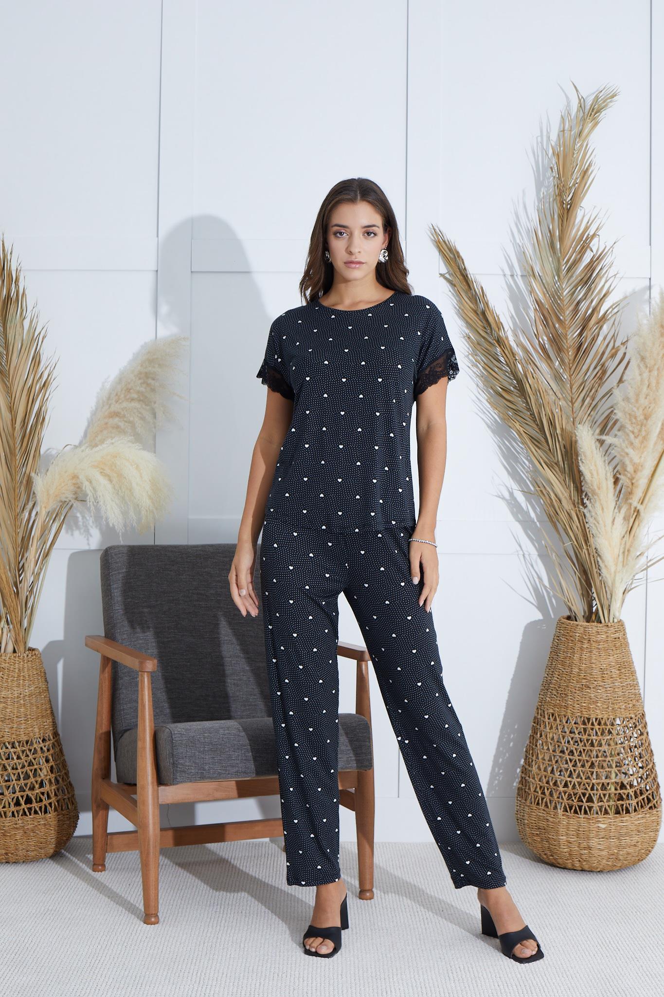 318594Kadın Kısa Kol Siyah  Pijama Takım C0T6N551cotonhause.com.tr Online Alışveriş - Sezon İndirimlerini KeşfetKadın Kısa Kol Siyah  Pijama Takım C0T6N551Kısa Kol / Askılı PijamaSevimKadın Kısa Kol Siyah  Pijama Takım C0T6N551