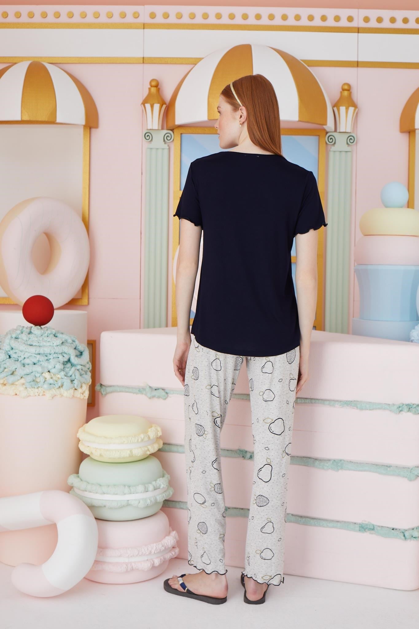 320007Kadın Kısa Kol Lacivert Pijama Takım C5T3N7O51cotonhause.com.tr Online Alışveriş - Sezon İndirimlerini KeşfetKadın Kısa Kol Lacivert Pijama Takım C5T3N7O51Kısa Kol / Askılı PijamaSevimKadın Kısa Kol Lacivert Pijama Takım C5T3N7O51