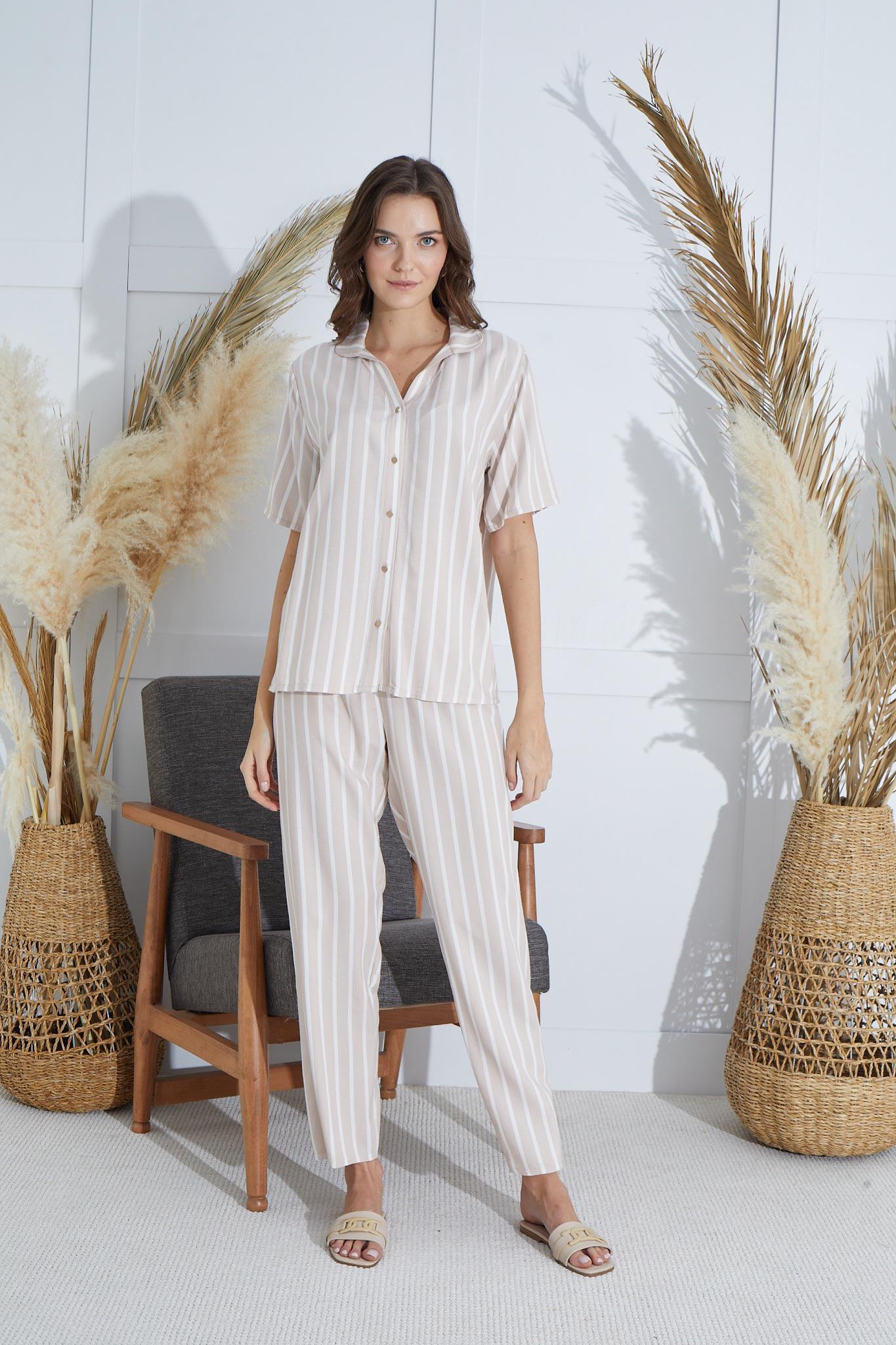 318771Kadın Kısa Kol Önden Düğmeli Bej Pijama Takım C6T1N951cotonhause.com.tr Online Alışveriş - Sezon İndirimlerini KeşfetKadın Kısa Kol Önden Düğmeli Bej Pijama Takım C6T1N951Kısa Kol / Askılı PijamaSevimKadın Kısa Kol Önden Düğmeli Bej Pijama Takım C6T1N951