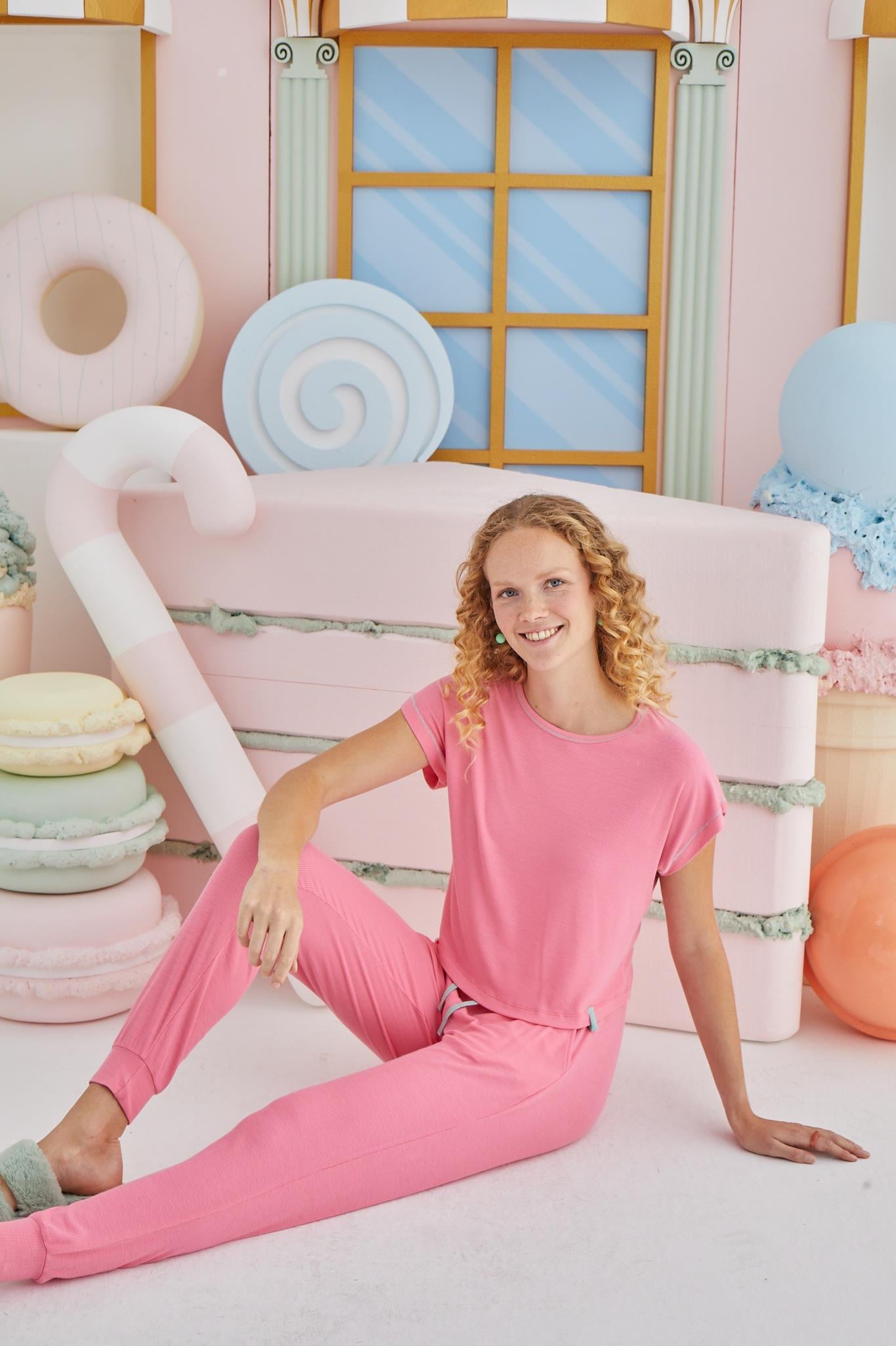318764Kadın Kısa Kol Pembe Pijama Takım C7T1N851cotonhause.com.tr Online Alışveriş - Sezon İndirimlerini KeşfetKadın Kısa Kol Pembe Pijama Takım C7T1N851Kısa Kol / Askılı PijamaSevimKadın Kısa Kol Pembe Pijama Takım C7T1N851