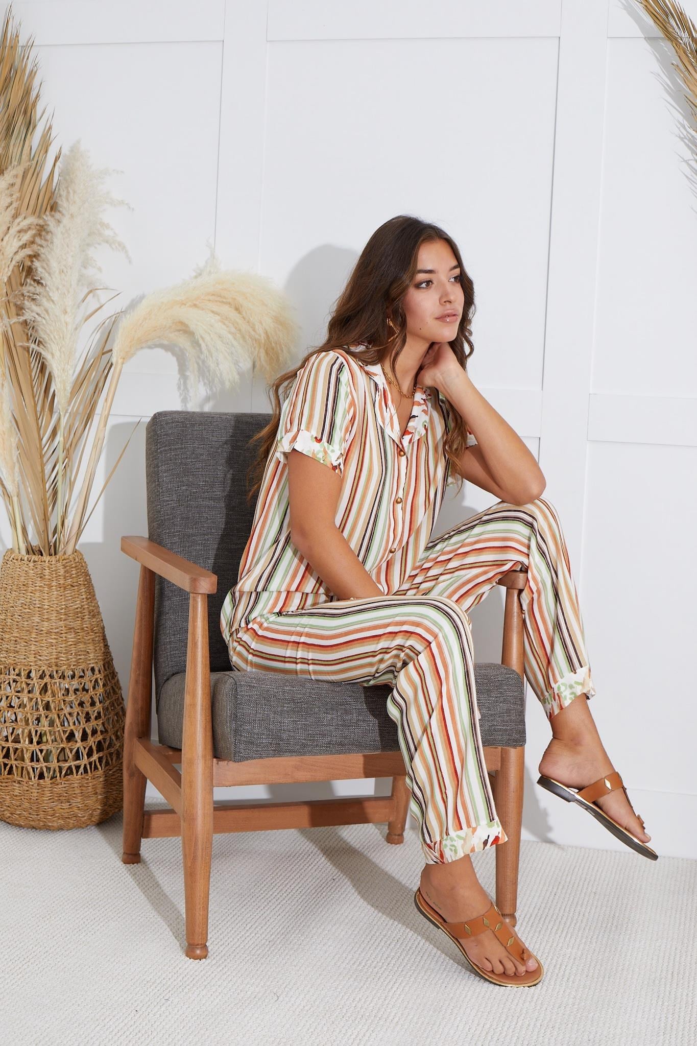 320005Kadın Kısa Kol Önden Düğmeli Çizgili Pijama Takım C5T3N5O51cotonhause.com.tr Online Alışveriş - Sezon İndirimlerini KeşfetKadın Kısa Kol Önden Düğmeli Çizgili Pijama Takım C5T3N5O51Kısa Kol / Askılı PijamaSevimKadın Kısa Kol Önden Düğmeli Çizgili Pijama Takım C5T3N5O51