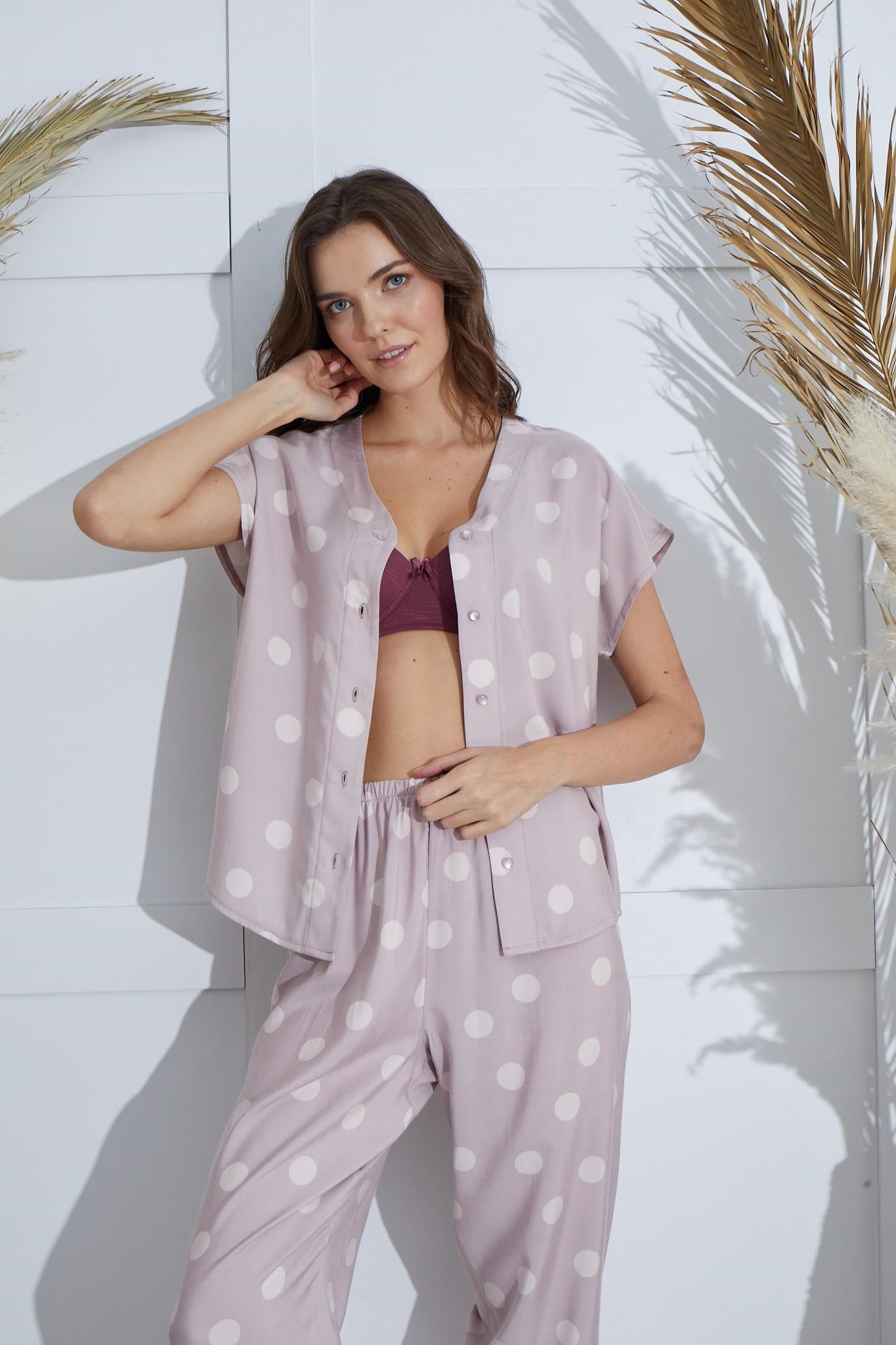 318776Kadın Kısa Kol Önden Düğmeli Pudra Pijama Takım C1T2N951cotonhause.com.tr Online Alışveriş - Sezon İndirimlerini KeşfetKadın Kısa Kol Önden Düğmeli Pudra Pijama Takım C1T2N951Kısa Kol / Askılı PijamaSevimKadın Kısa Kol Önden Düğmeli Pudra Pijama Takım C1T2N951