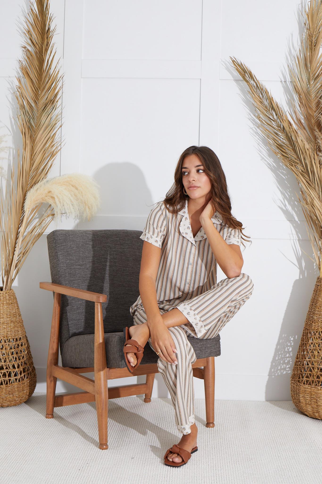 318585Kadın Kısa Kol Gömlek Yaka Önden Düğmeli Bej Pijama Takım C9T2N551cotonhause.com.tr Online Alışveriş - Sezon İndirimlerini KeşfetKadın Kısa Kol Gömlek Yaka Önden Düğmeli Bej Pijama Takım C9T2N551Kısa Kol / Askılı PijamaSevimKadın Kısa Kol Gömlek Yaka Önden Düğmeli Bej Pijama Takım C9T2N551