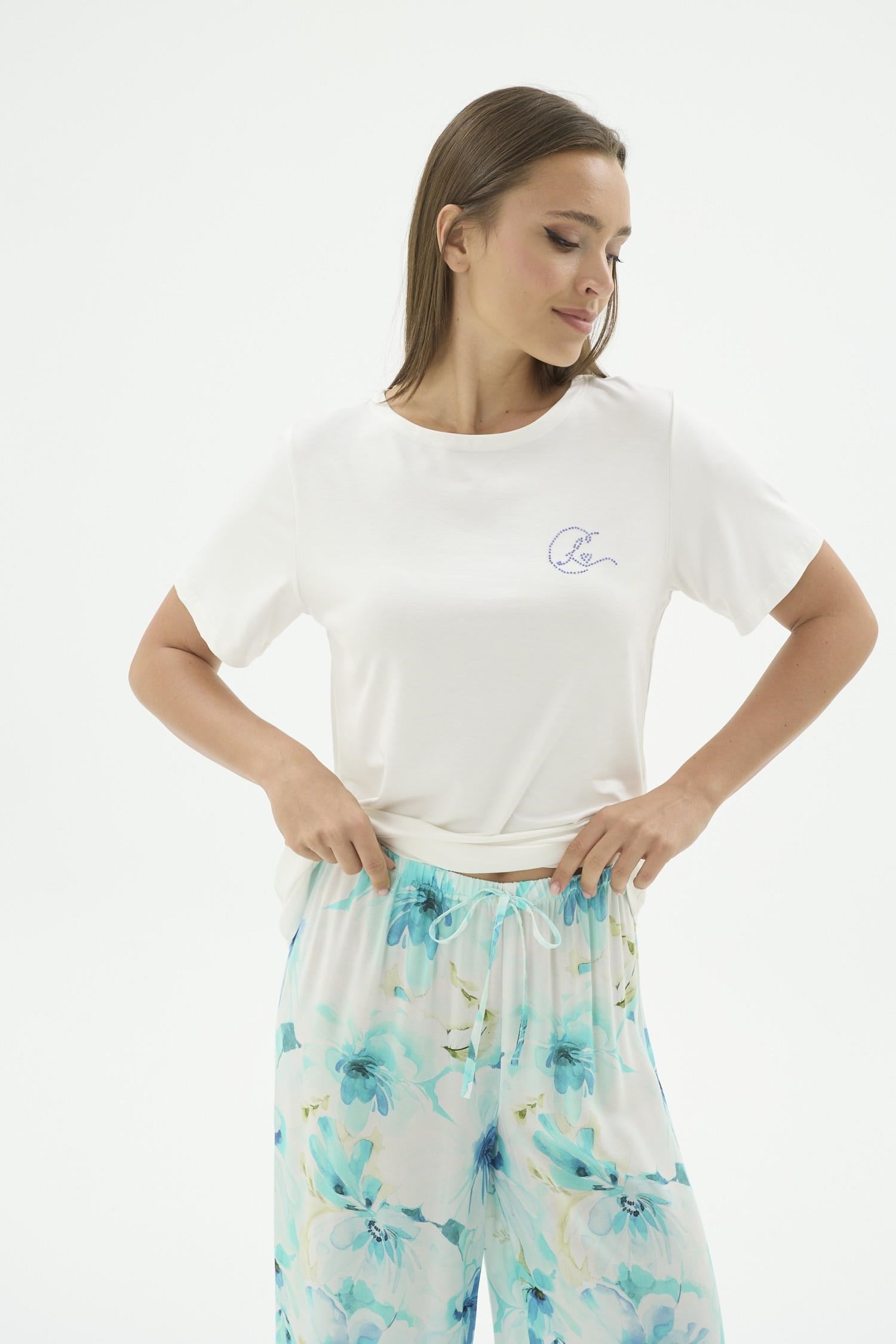 332674Kadın Kısa Kol Çiçek Desenli Ekru Pijama Takımı C1T7N571Kısa Kol / Askılı PijamaSevimKadın Kısa Kol Çiçek Desenli Ekru Pijama Takımı C1T7N571