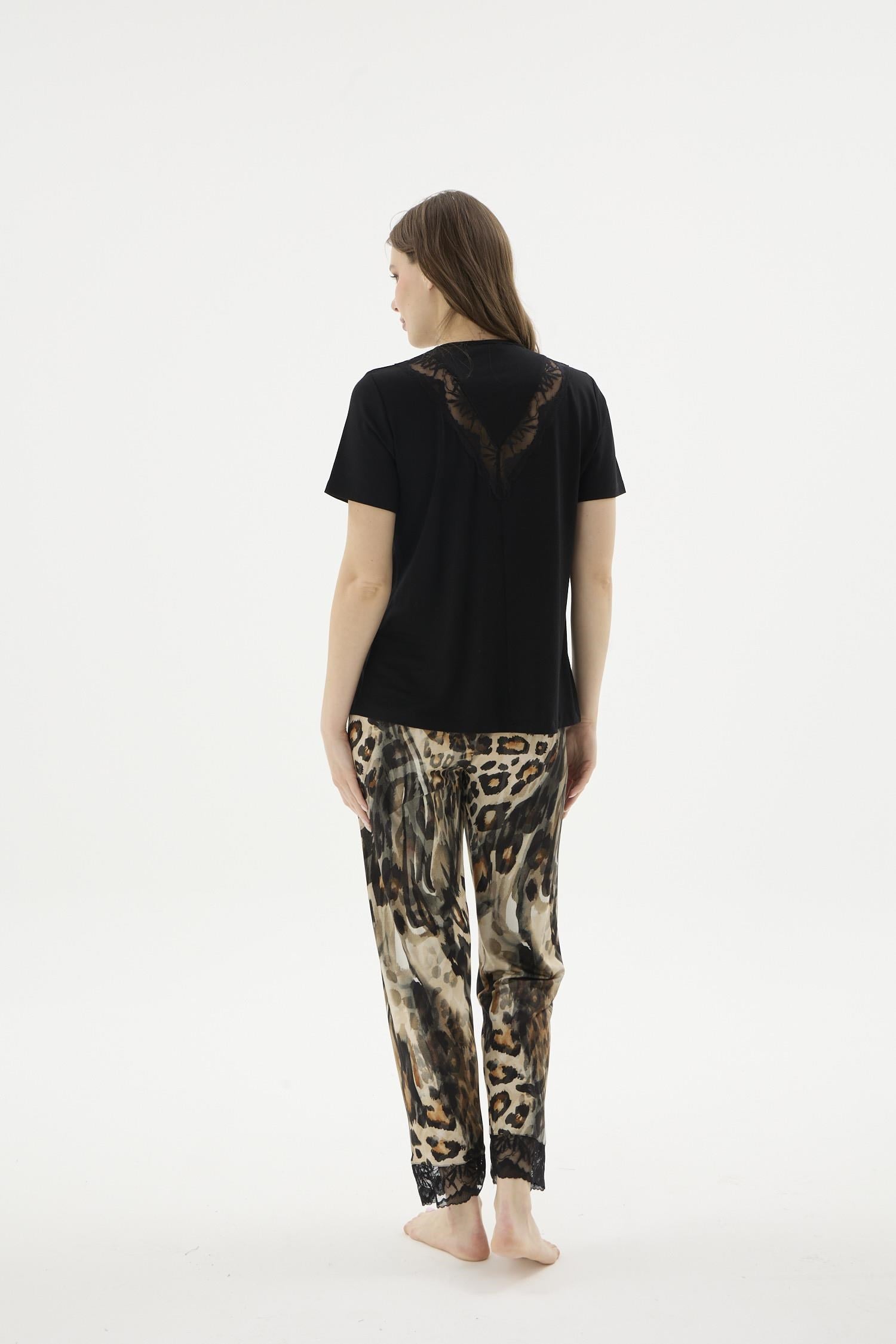 332686Kadın V Yaka Dantelli Leopar Desenli Siyah Pijama Takımı C9T8N671Kısa Kol / Askılı PijamaSevimKadın V Yaka Dantelli Leopar Desenli Siyah Pijama Takımı C9T8N671