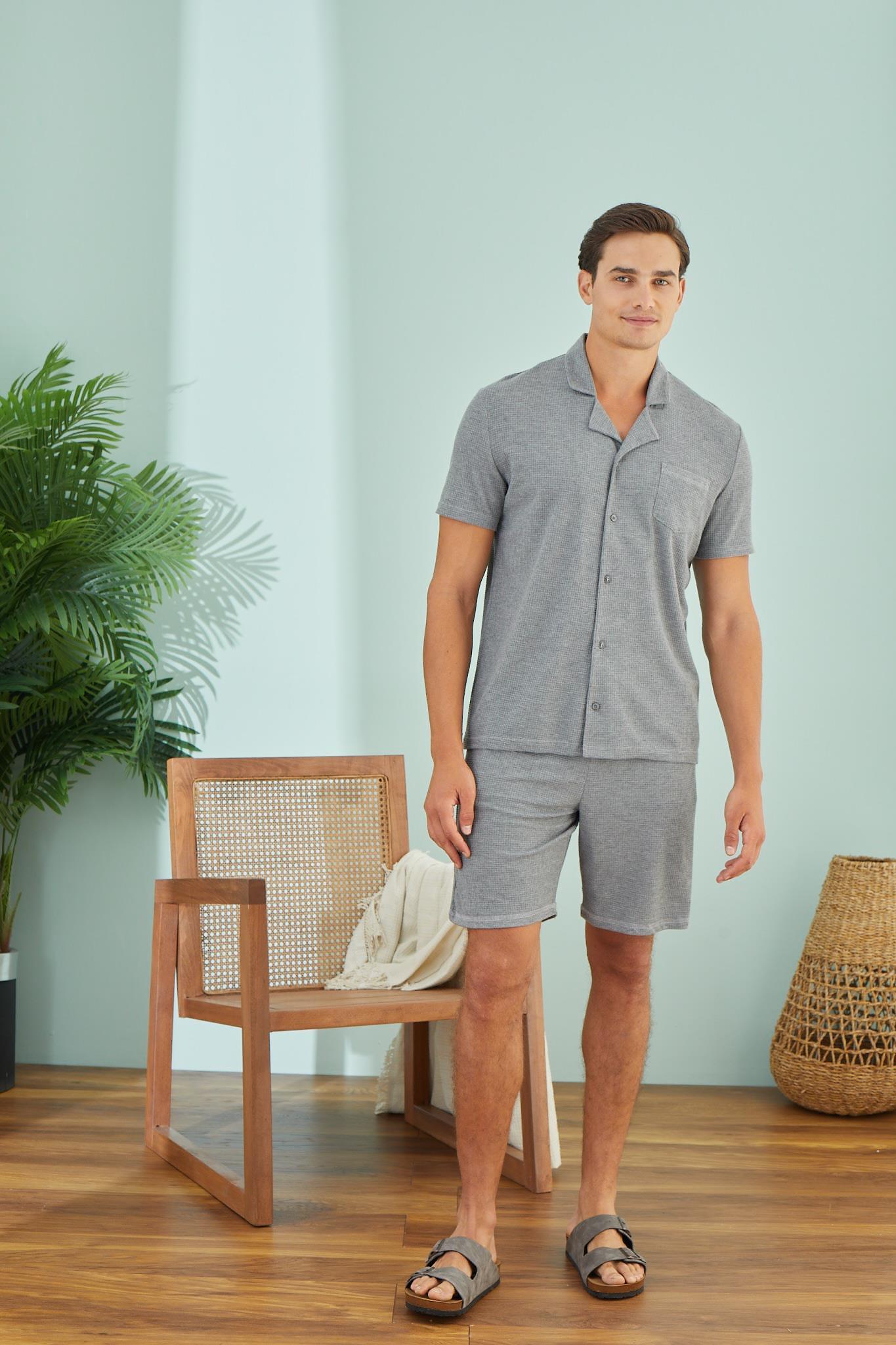 318737Erkek Kısa Kol Önden Düğmeli Gri Melanj Şortlu Pijama Takım C2T6N49cotonhause.com.tr Online Alışveriş - Sezon İndirimlerini KeşfetErkek Kısa Kol Önden Düğmeli Gri Melanj Şortlu Pijama Takım C2T6N49Pijama TakımıSevimErkek Kısa Kol Önden Düğmeli Gri Melanj Şortlu Pijama Takım C2T6N49