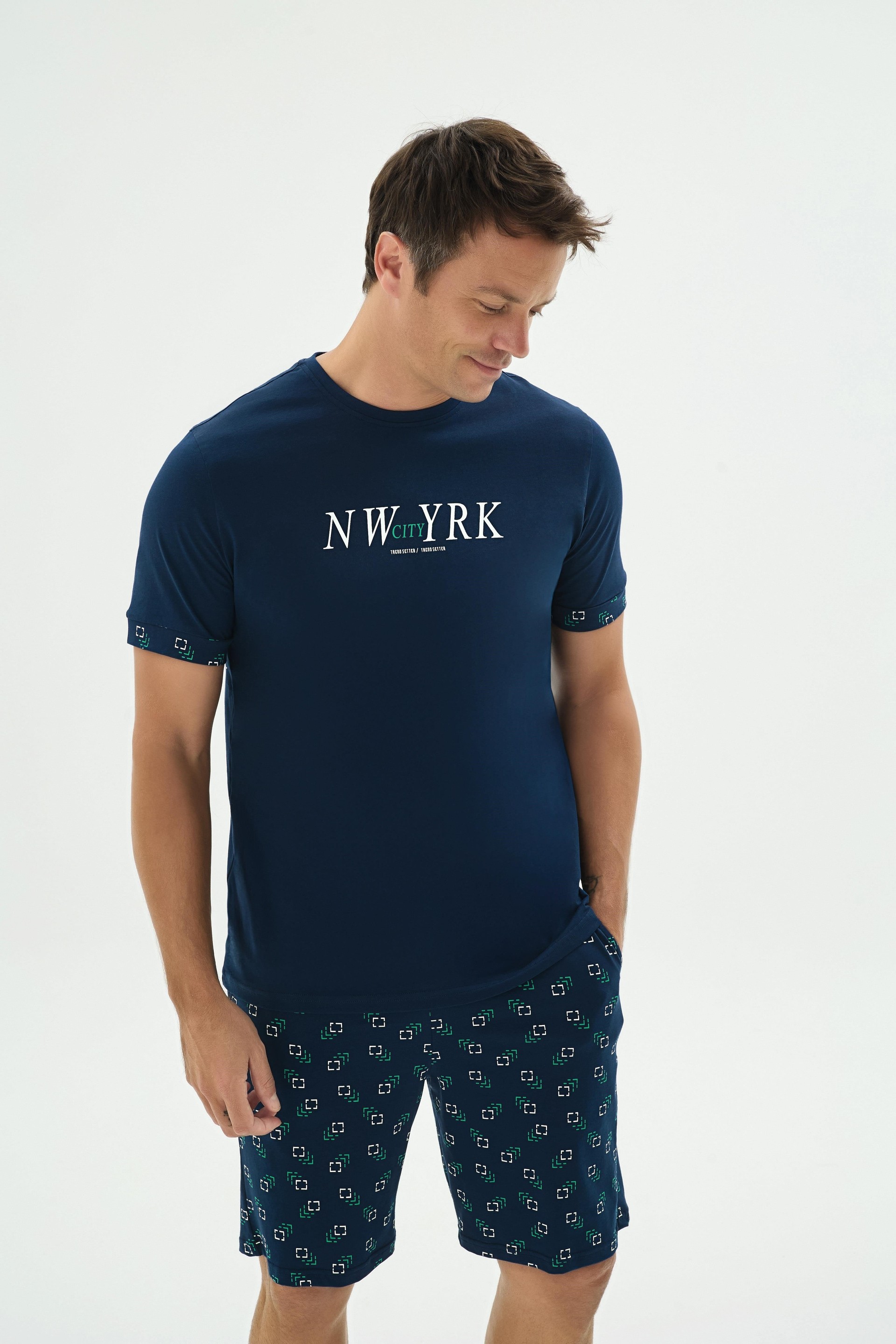 332708Erkek Kısa Kol Şortlu Lacivert Pijama Takımı C4T9N69Pijama TakımıSevimErkek Kısa Kol Şortlu Lacivert Pijama Takımı C4T9N69