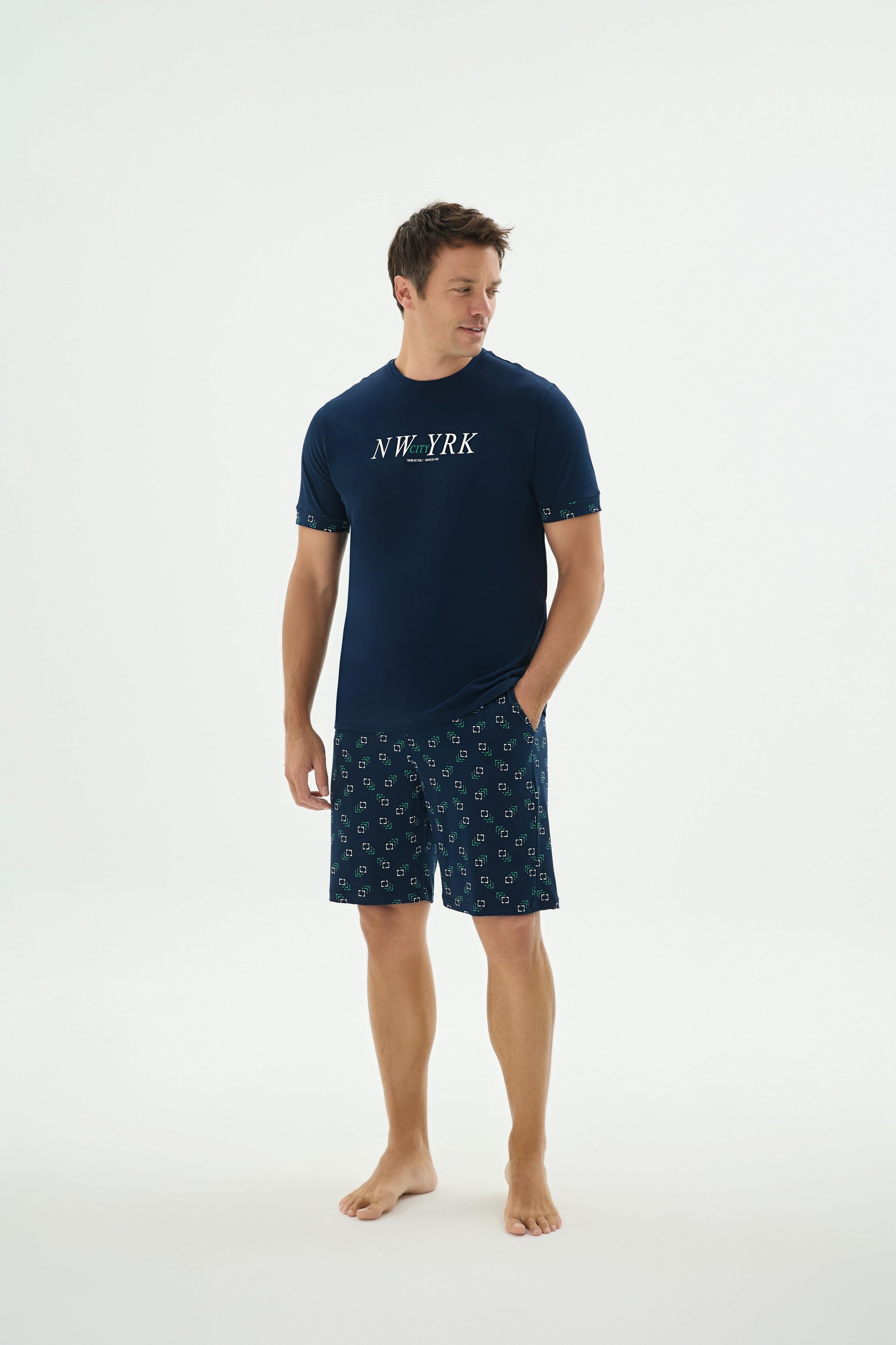 332708Erkek Kısa Kol Şortlu Lacivert Pijama Takımı C4T9N69Pijama TakımıSevimErkek Kısa Kol Şortlu Lacivert Pijama Takımı C4T9N69