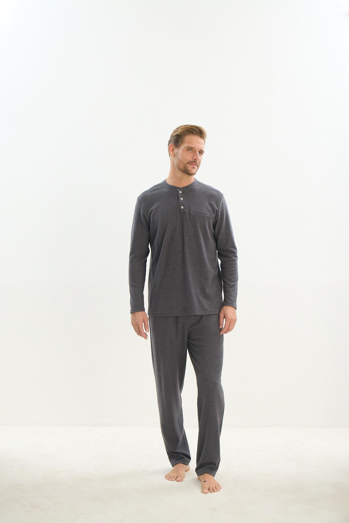 324263Erkek Uzun Kol Antrasit Pijama Takım C2T4N5O9Erkek Uzun Kol Antrasit Pijama Takım C2T4N5O9SevimPijama TakımıPijama TakımıSevimErkek Uzun Kol Antrasit Pijama Takım C2T4N5O9
