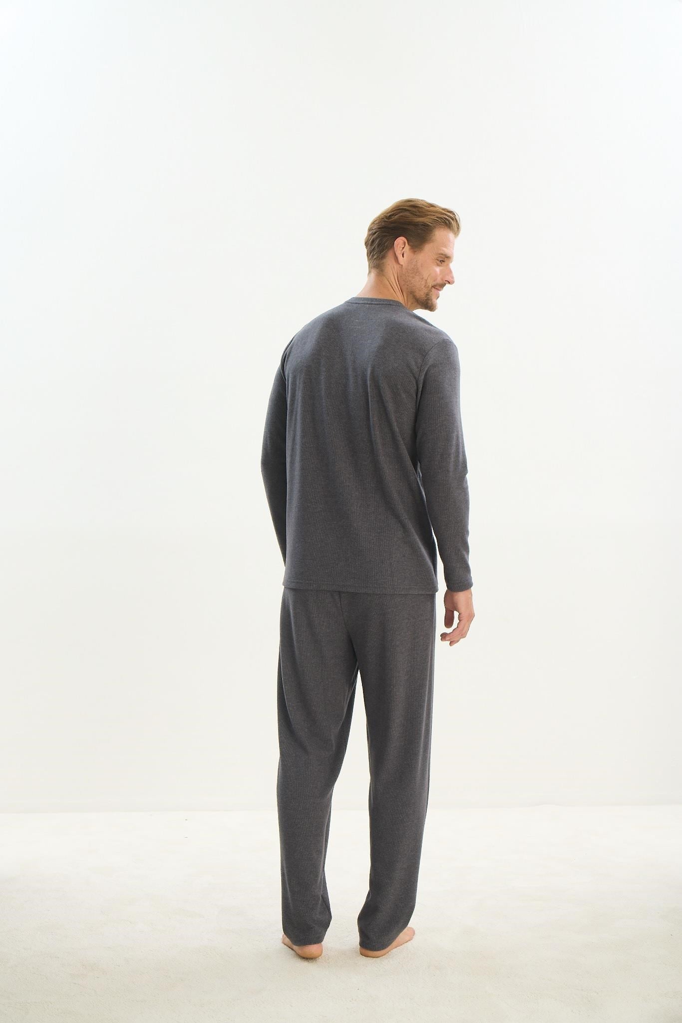 324263Erkek Uzun Kol Antrasit Pijama Takım C2T4N5O9Erkek Uzun Kol Antrasit Pijama Takım C2T4N5O9SevimPijama TakımıPijama TakımıSevimErkek Uzun Kol Antrasit Pijama Takım C2T4N5O9