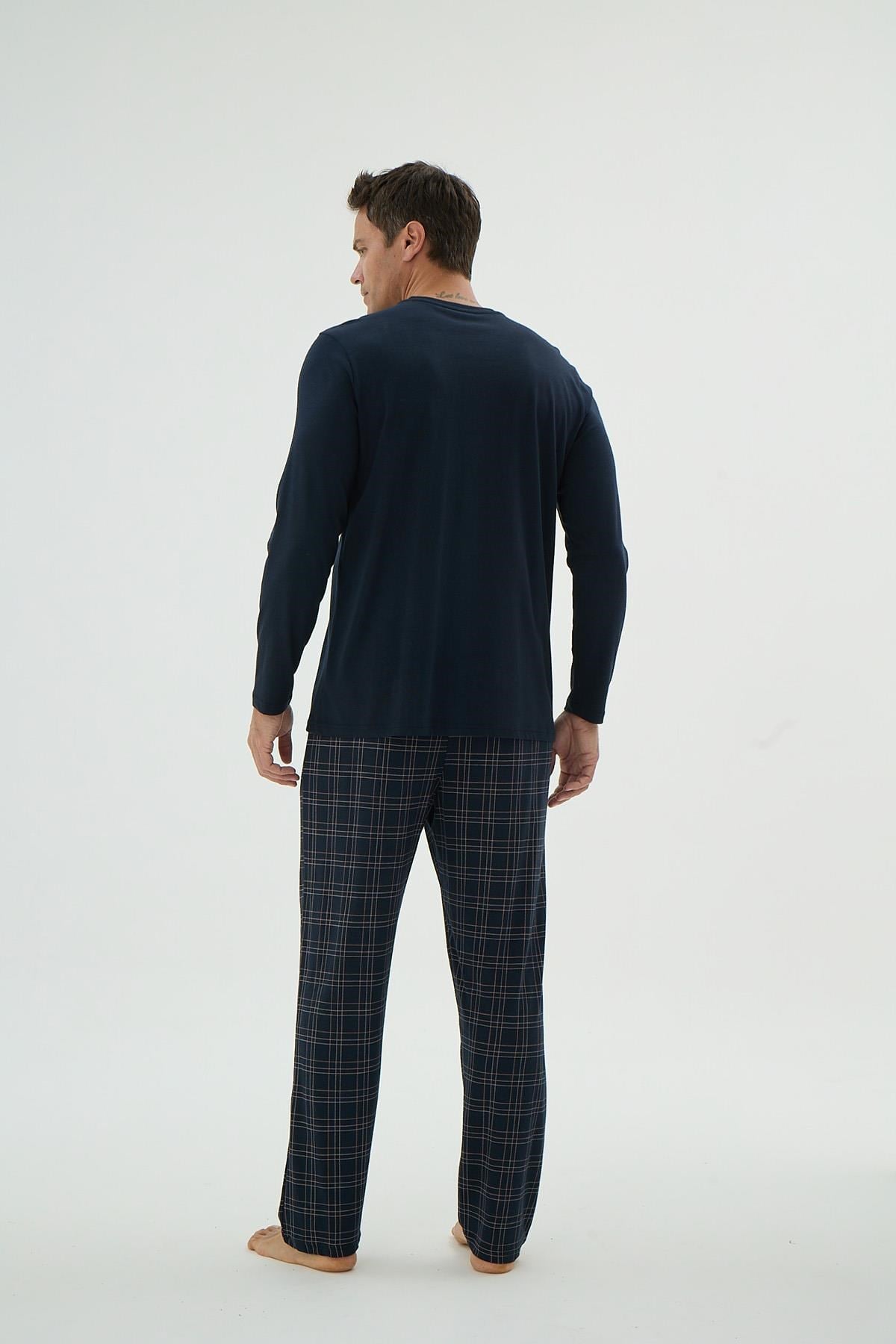 328678Erkek Uzun Kol Cep Detaylı Ekose Alt Lacivert Pijama Takımı C4T2N69Pijama TakımıSevimErkek Uzun Kol Cep Detaylı Ekose Alt Lacivert Pijama Takımı C4T2N69