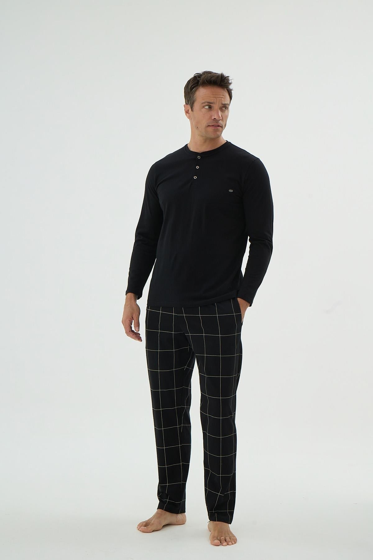 328685Erkek Uzun Kol Çizgili Alt Düğmeli Yaka Siyah Pijama Takımı C8T3N69Pijama TakımıSevimErkek Uzun Kol Çizgili Alt Düğmeli Yaka Siyah Pijama Takımı C8T3N69
