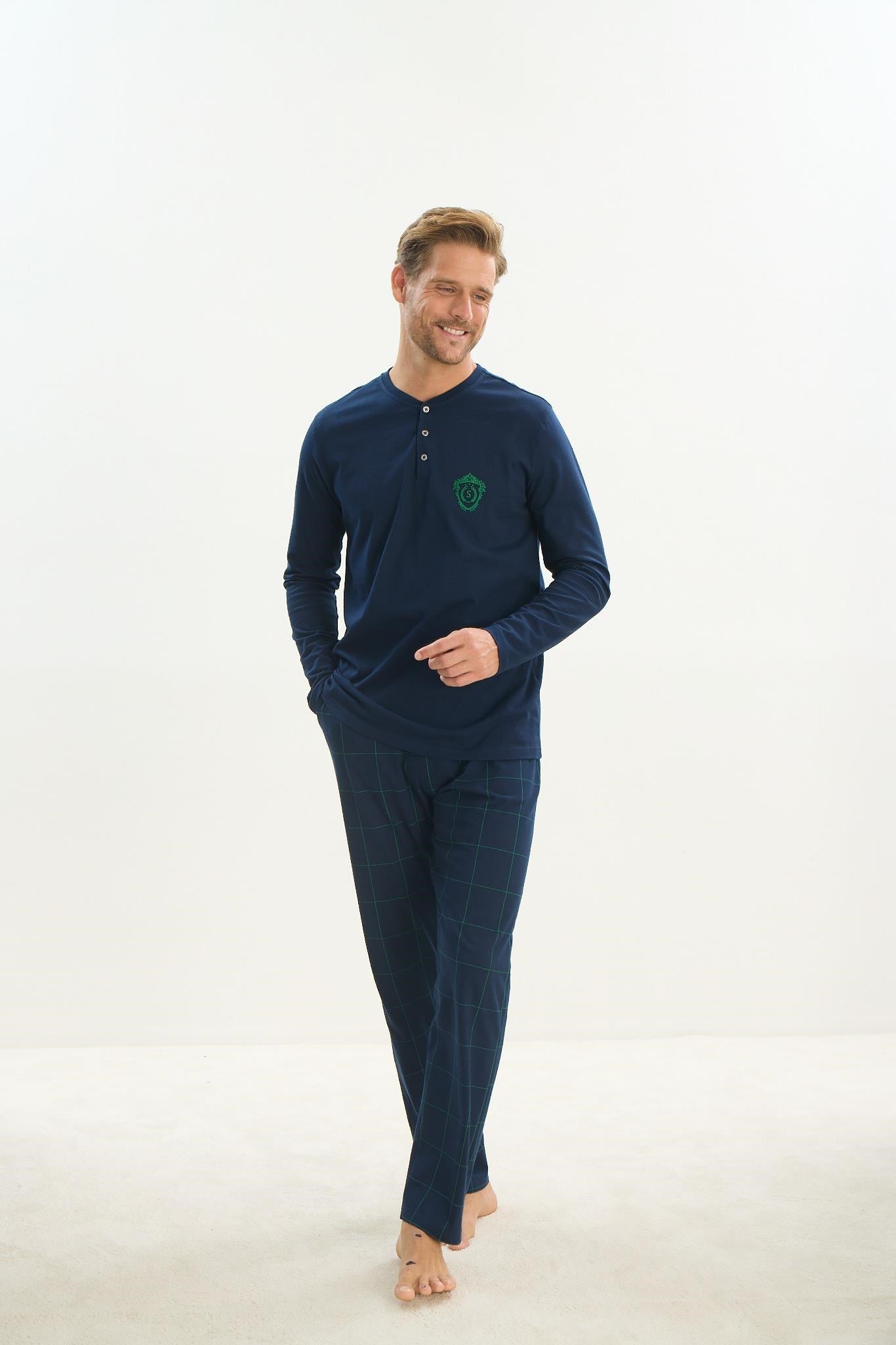 324243Erkek Uzun Kol Lacivert Pijama Takım C3T1N5O9Erkek Uzun Kol Lacivert Pijama Takım C3T1N5O9SevimPijama TakımıPijama TakımıSevimErkek Uzun Kol Lacivert Pijama Takım C3T1N5O9