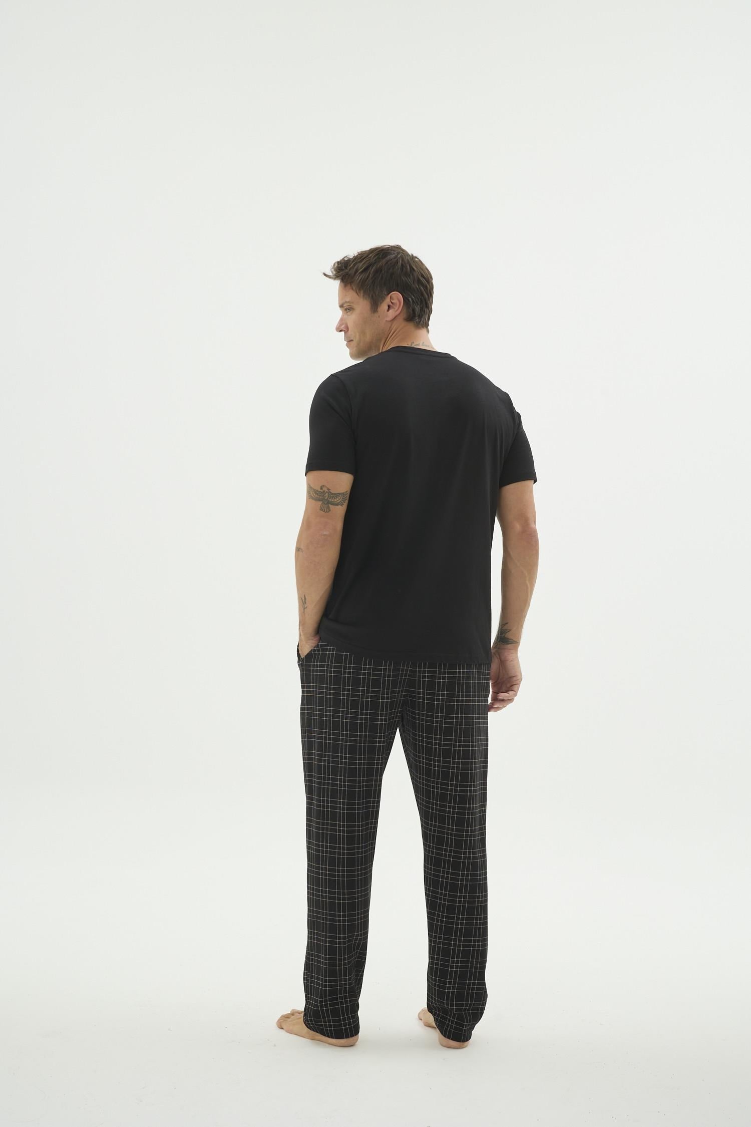 332707Erkek Yarım Düğmeli Kısa Kollu Ekose Alt Siyah Pijama Takımı C0T9N69Pijama TakımıSevimErkek Yarım Düğmeli Kısa Kollu Ekose Alt Siyah Pijama Takımı C0T9N69