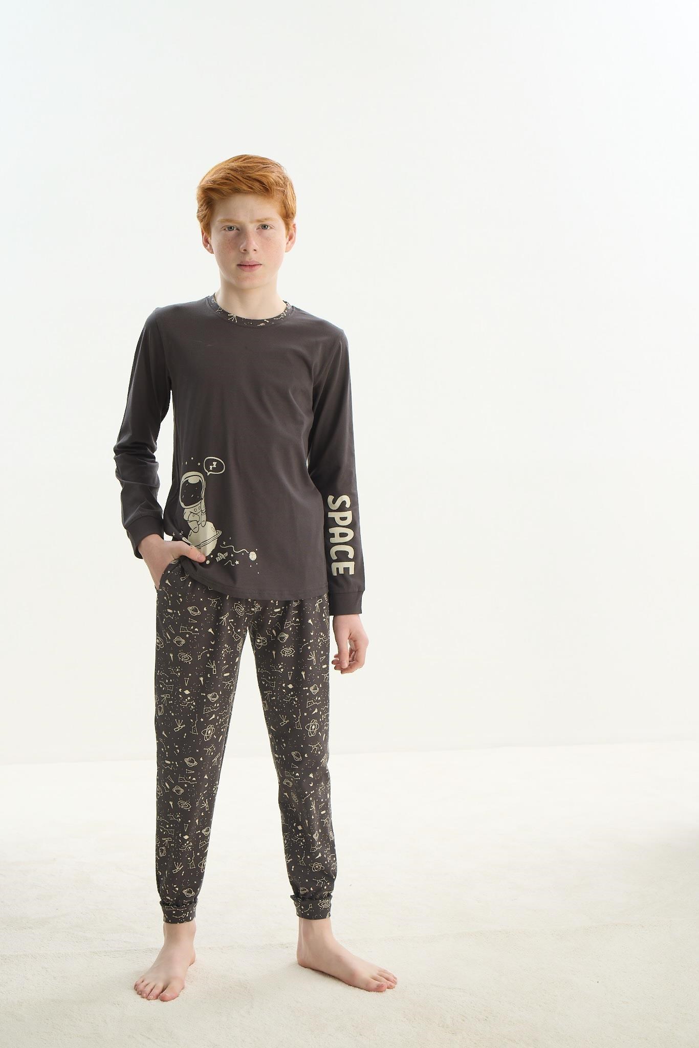 324285Erkek Çocuk Garson Uzun Kol Antrasit Pijama Takım C6T1N7O8Erkek Çocuk Garson Uzun Kol Antrasit Pijama Takım C6T1N7O8SevimPijamaPijamaSevimErkek Çocuk Garson Uzun Kol Antrasit Pijama Takım C6T1N7O8