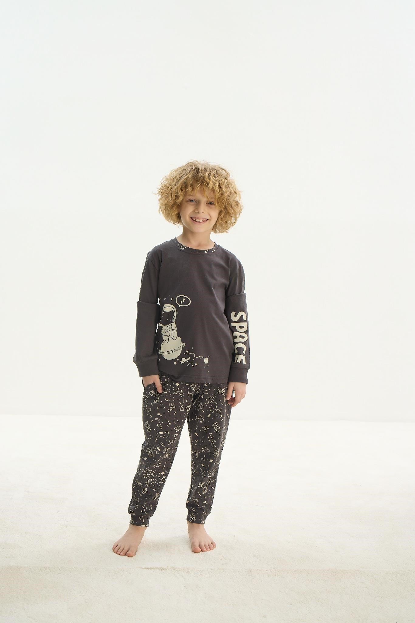 324285Erkek Çocuk Garson Uzun Kol Antrasit Pijama Takım C6T1N7O8Erkek Çocuk Garson Uzun Kol Antrasit Pijama Takım C6T1N7O8SevimPijamaPijamaSevimErkek Çocuk Garson Uzun Kol Antrasit Pijama Takım C6T1N7O8