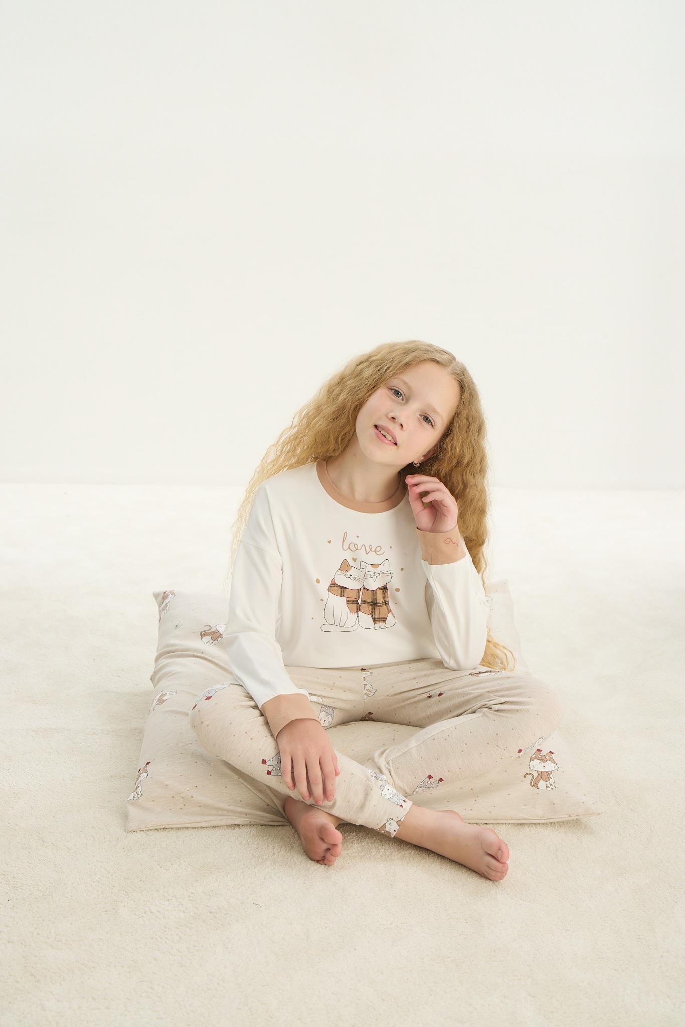 324299Kız Çocuk Uzun Kol Ekru Pijama Takım C2T4N7O8Kız Çocuk Uzun Kol Ekru Pijama Takım C2T4N7O8SevimPijamaPijamaSevimKız Çocuk Uzun Kol Ekru Pijama Takım C2T4N7O8
