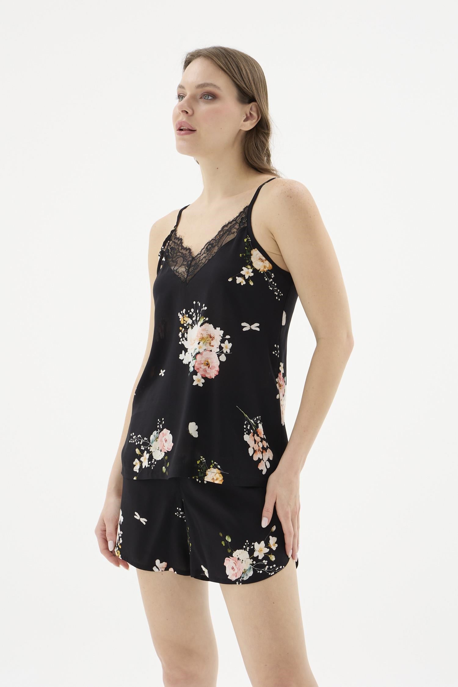 332683Kadın İnce Askılı Şortlu Siyah Pijama Takımı  C0T7N671Şortlu TakımSevimKadın İnce Askılı Şortlu Siyah Pijama Takımı  C0T7N671