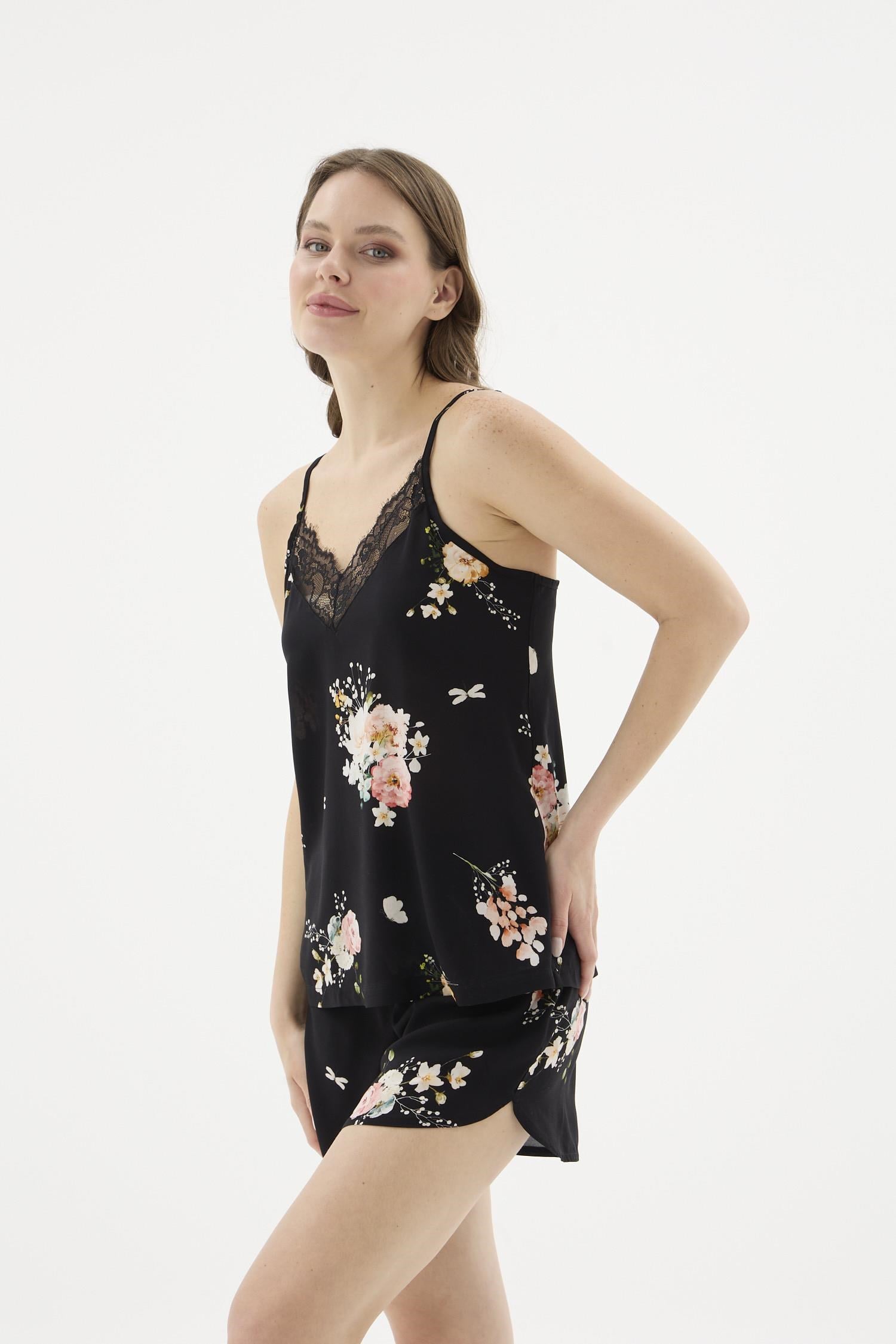 332683Kadın İnce Askılı Şortlu Siyah Pijama Takımı  C0T7N671Şortlu TakımSevimKadın İnce Askılı Şortlu Siyah Pijama Takımı  C0T7N671