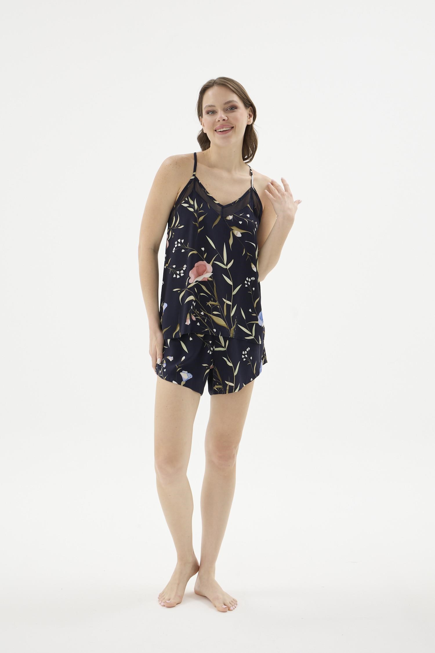 332679Kadın İnce Askılı Tül Detaylı Çiçek Desenli Lacivert Şortlu Pijama Takımı C4T2N671Şortlu TakımSevimKadın İnce Askılı Tül Detaylı Çiçek Desenli Lacivert Şortlu Pijama Takımı C4T2N671