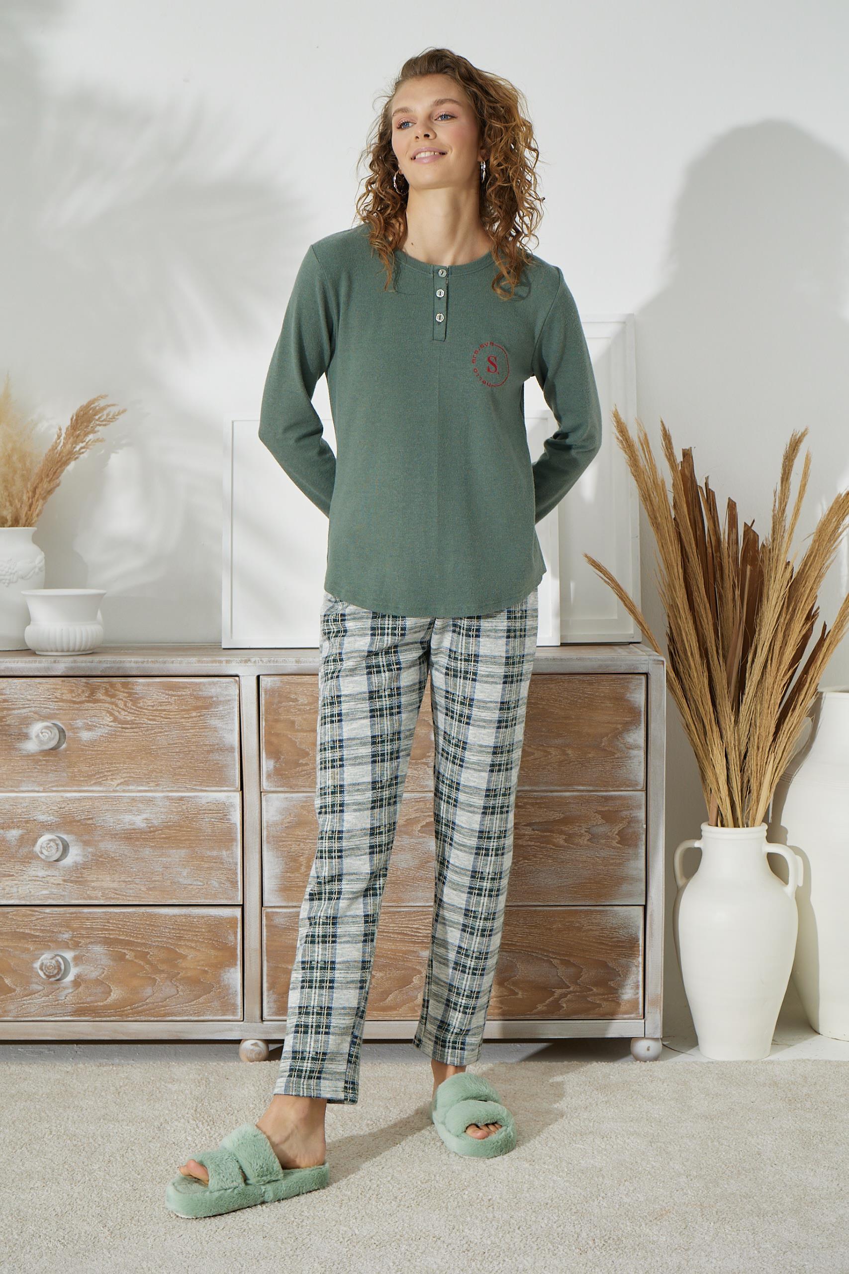316606Kadın Uzun Kol Kalın Yeşil Pijama Takımı C1T5N1O79cotonhause.com.tr Online Alışveriş - Sezon İndirimlerini KeşfetKadın Uzun Kol Kalın Yeşil Pijama Takımı C1T5N1O79Uzun Kol PijamaSevimKadın Uzun Kol Kalın Yeşil Pijama Takımı C1T5N1O79