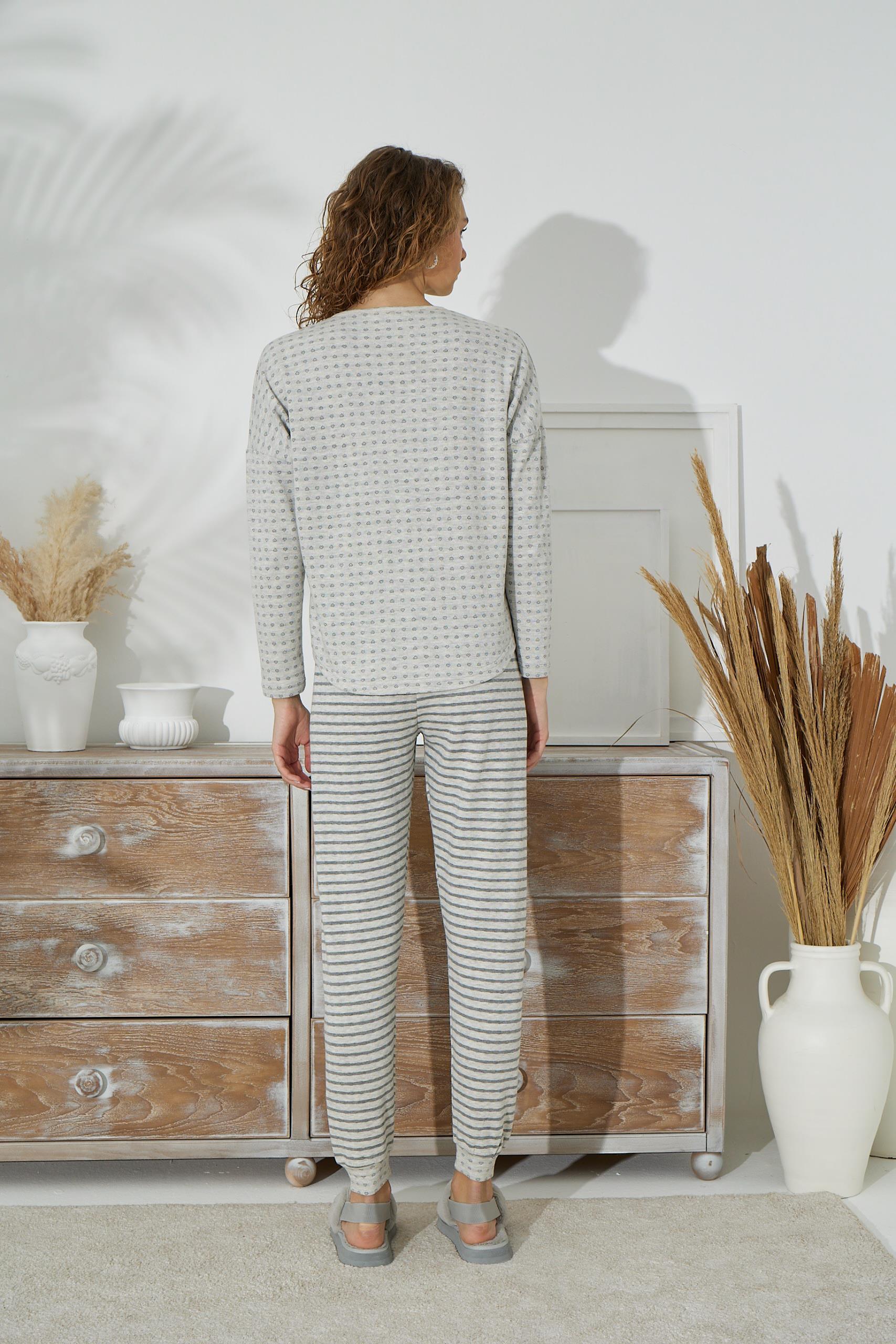 315832Kadın Uzun Kol Jakarlı Kalın Gri Pijama Takımı C1T5N1O31cotonhause.com.tr Online Alışveriş - Sezon İndirimlerini KeşfetKadın Uzun Kol Jakarlı Kalın Gri Pijama Takımı C1T5N1O31Uzun Kol PijamaSevimKadın Uzun Kol Jakarlı Kalın Gri Pijama Takımı C1T5N1O31