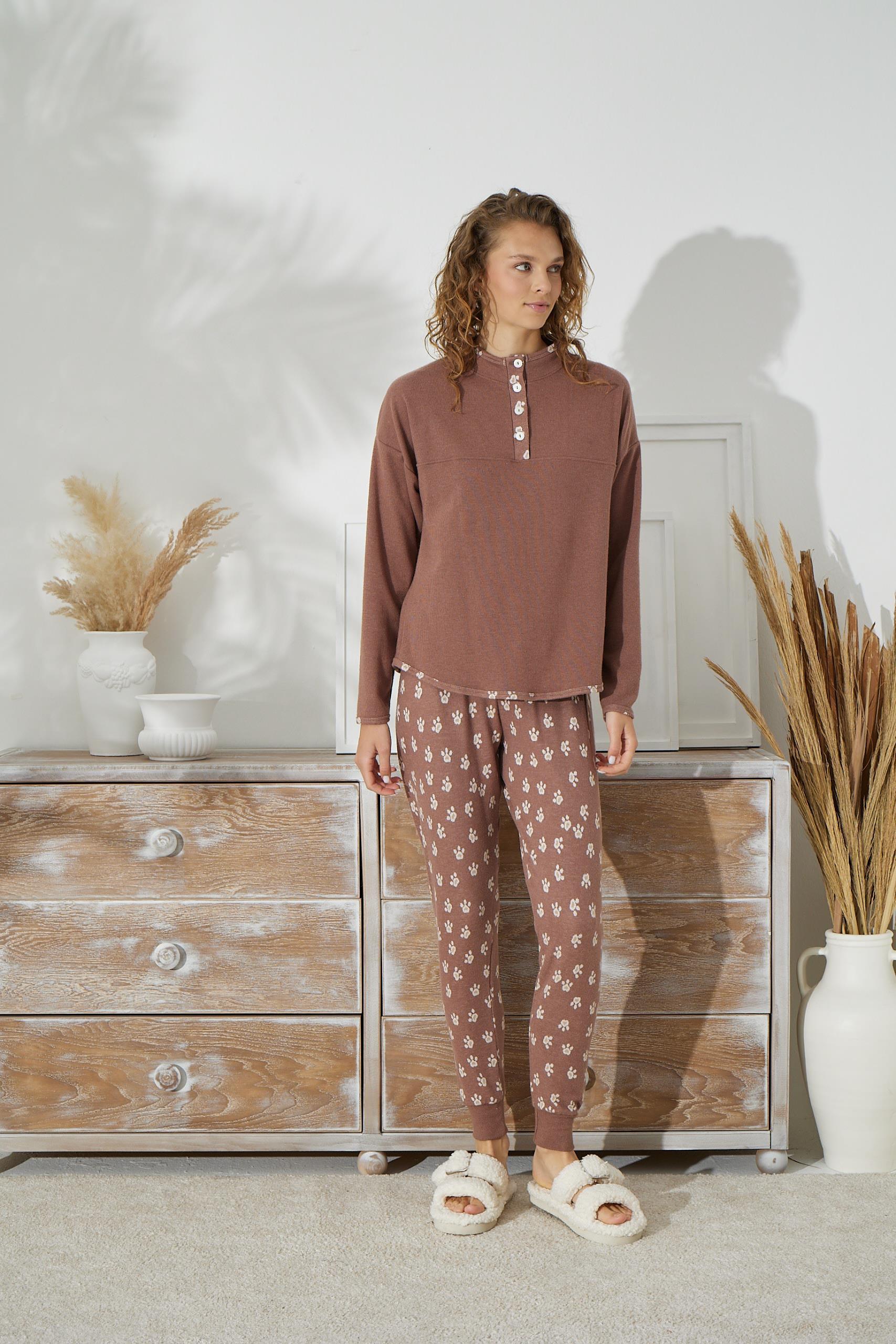 316603Kadın Uzun Kol Jakarlı Kalın Kahve Pijama Takımı C1T5N1O94cotonhause.com.tr Online Alışveriş - Sezon İndirimlerini KeşfetKadın Uzun Kol Jakarlı Kalın Kahve Pijama Takımı C1T5N1O94Uzun Kol PijamaSevimKadın Uzun Kol Jakarlı Kalın Kahve Pijama Takımı C1T5N1O94