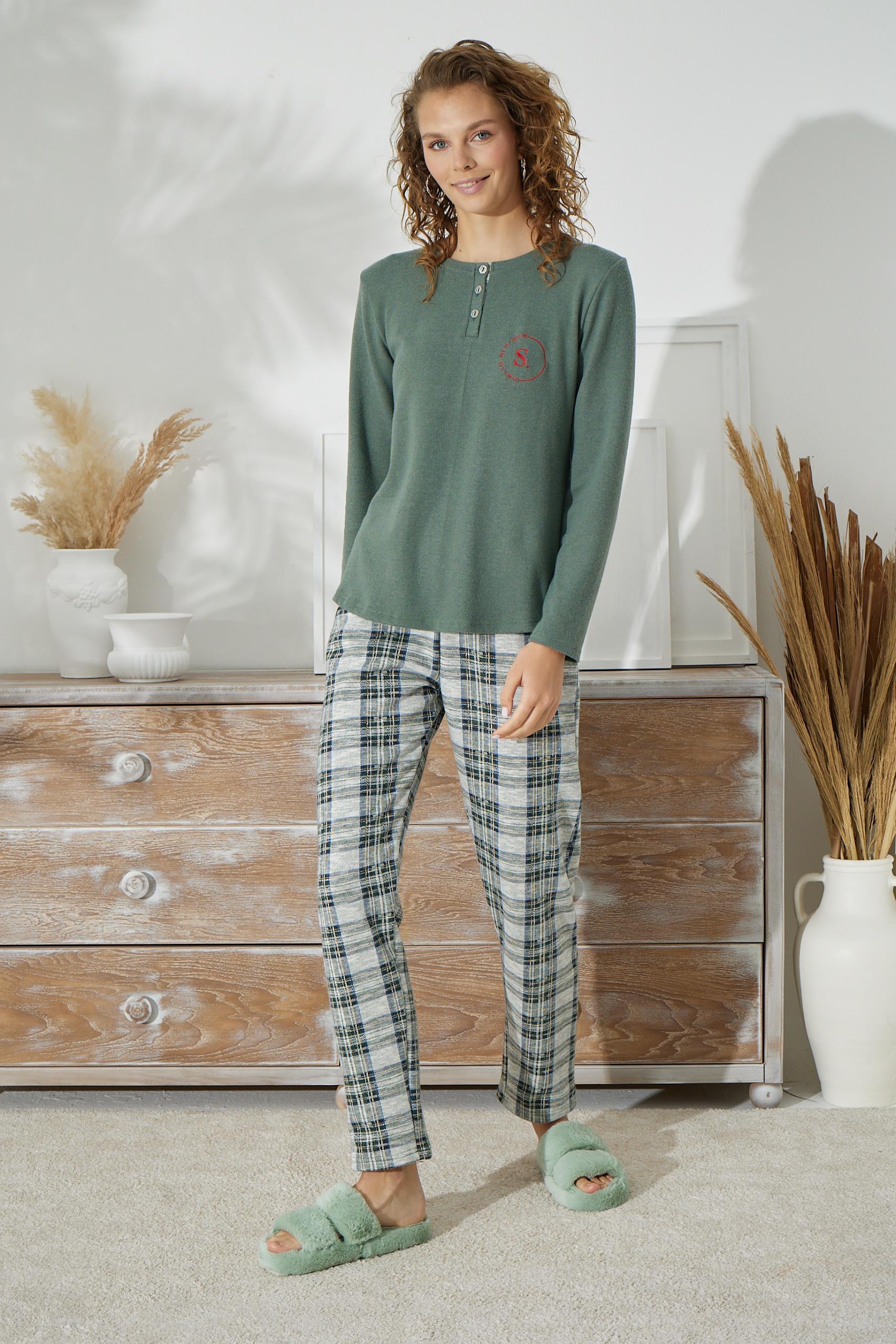 316606Kadın Uzun Kol Kalın Yeşil Pijama Takımı C1T5N1O79cotonhause.com.tr Online Alışveriş - Sezon İndirimlerini KeşfetKadın Uzun Kol Kalın Yeşil Pijama Takımı C1T5N1O79Uzun Kol PijamaSevimKadın Uzun Kol Kalın Yeşil Pijama Takımı C1T5N1O79