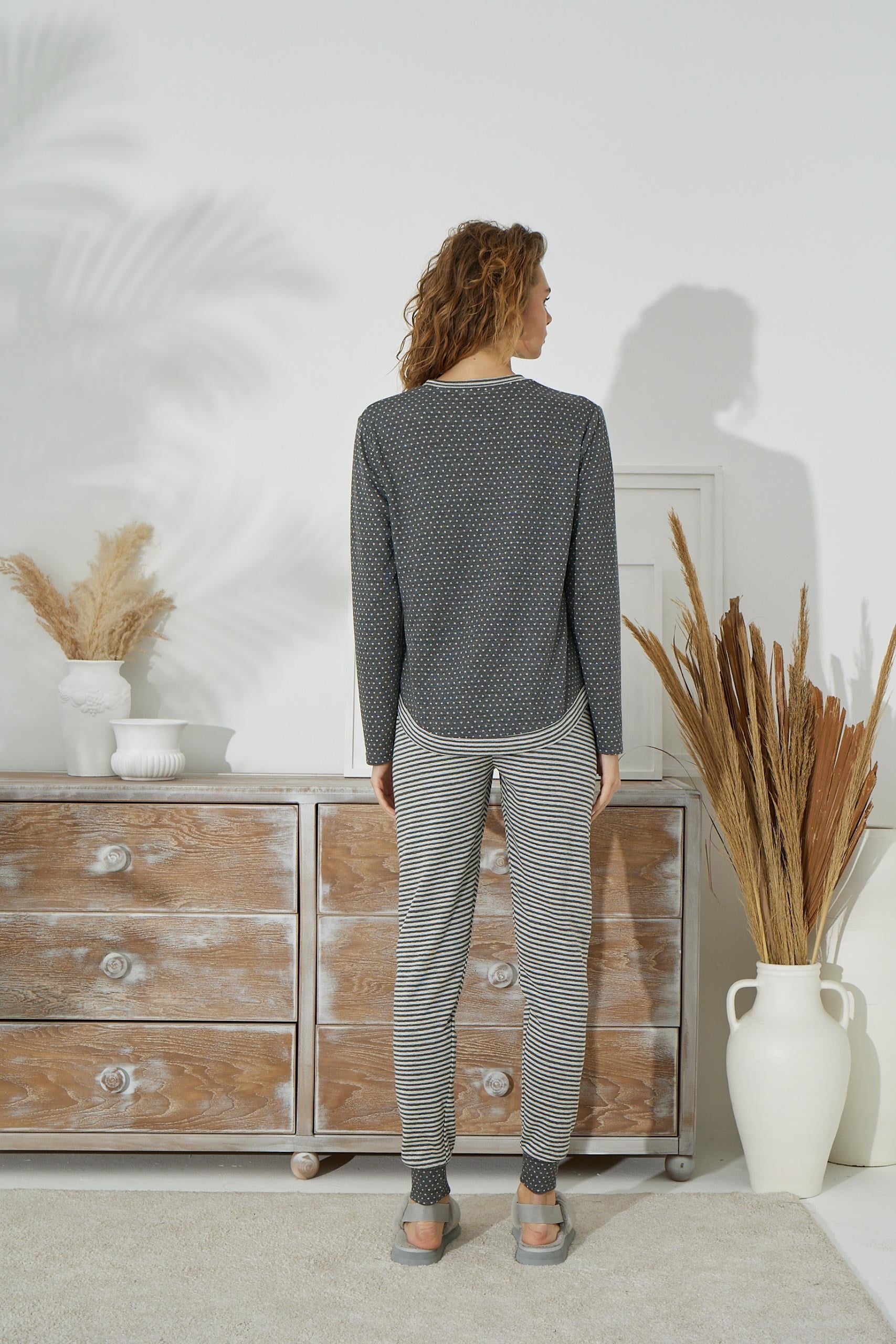 315816Kadın Uzun Kol Jakarlı Kalın Aantrasit Pijama Takımı C1T4N9O85cotonhause.com.tr Online Alışveriş - Sezon İndirimlerini KeşfetKadın Uzun Kol Jakarlı Kalın Aantrasit Pijama Takımı C1T4N9O85Uzun Kol PijamaSevimKadın Uzun Kol Jakarlı Kalın Aantrasit Pijama Takımı C1T4N9O85
