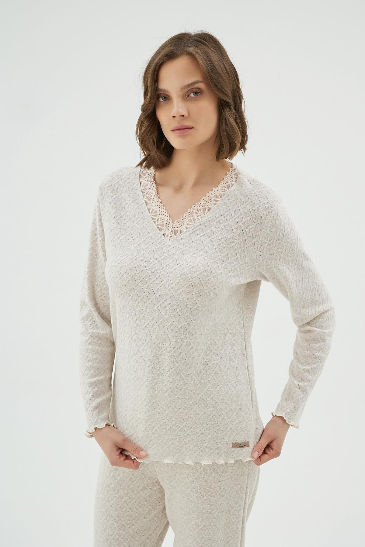 328621Kadın Dantel Detaylı V Yaka Uzun Kollu Krem Pijama Takımı C2T7N071Uzun Kol PijamaSevimKadın Dantel Detaylı V Yaka Uzun Kollu Krem Pijama Takımı C2T7N071
