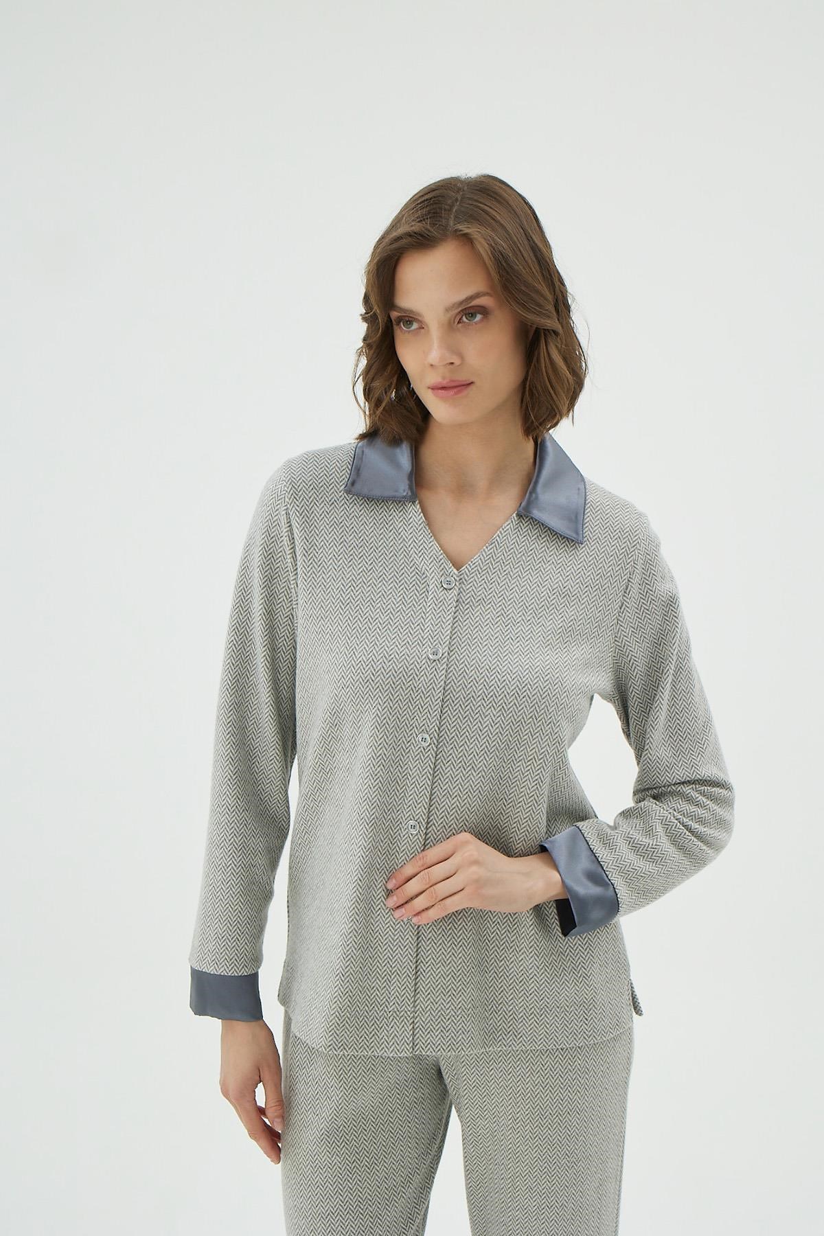 328604Kadın Düğmeli Saten Yaka Uzun Kollu Gri Pijama Takımı C9T1N961Uzun Kol PijamaSevimKadın Düğmeli Saten Yaka Uzun Kollu Gri Pijama Takımı C9T1N961