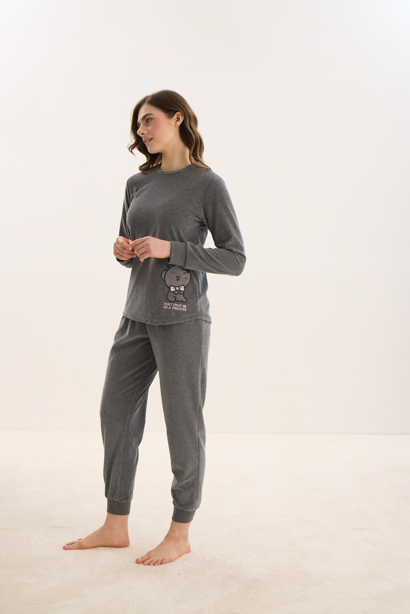 324125Kadın Uzun Kol Antrasit Kadife Pijama Takım C3T8N0O61Kadın Uzun Kol Antrasit Kadife Pijama Takım C3T8N0O61SevimUzun Kol PijamaUzun Kol PijamaSevimKadın Uzun Kol Antrasit Kadife Pijama Takım C3T8N0O61