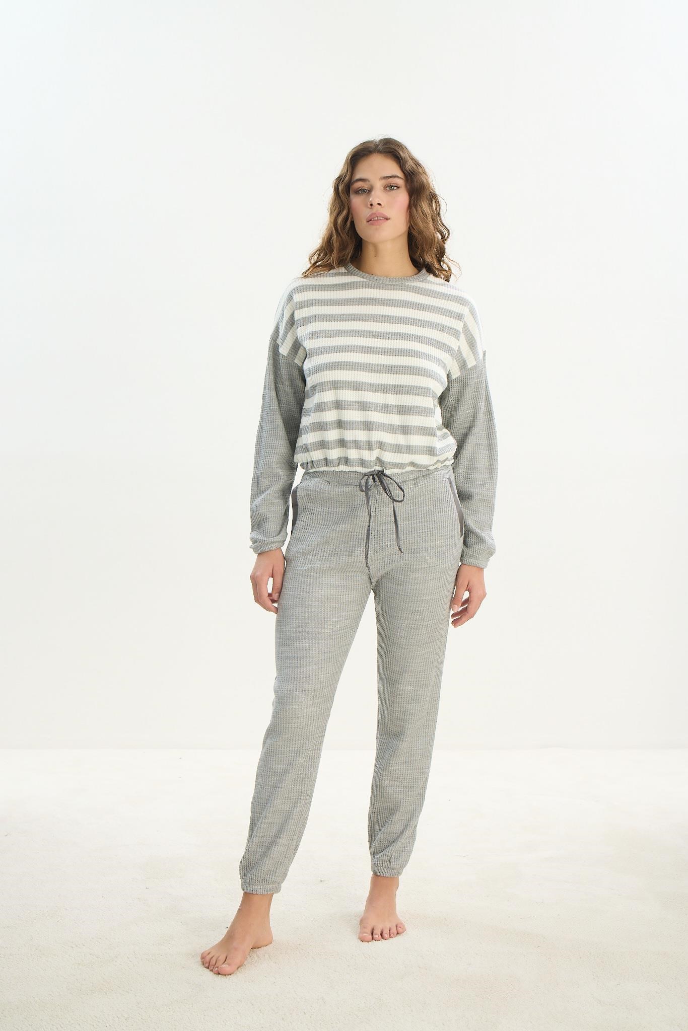 324132Kadın Uzun Kol Gri %100 Acrylic Pijama Takım C0T1N1O61Kadın Uzun Kol Gri %100 Acrylic Pijama Takım C0T1N1O61SevimUzun Kol PijamaUzun Kol PijamaSevimKadın Uzun Kol Gri %100 Acrylic Pijama Takım C0T1N1O61