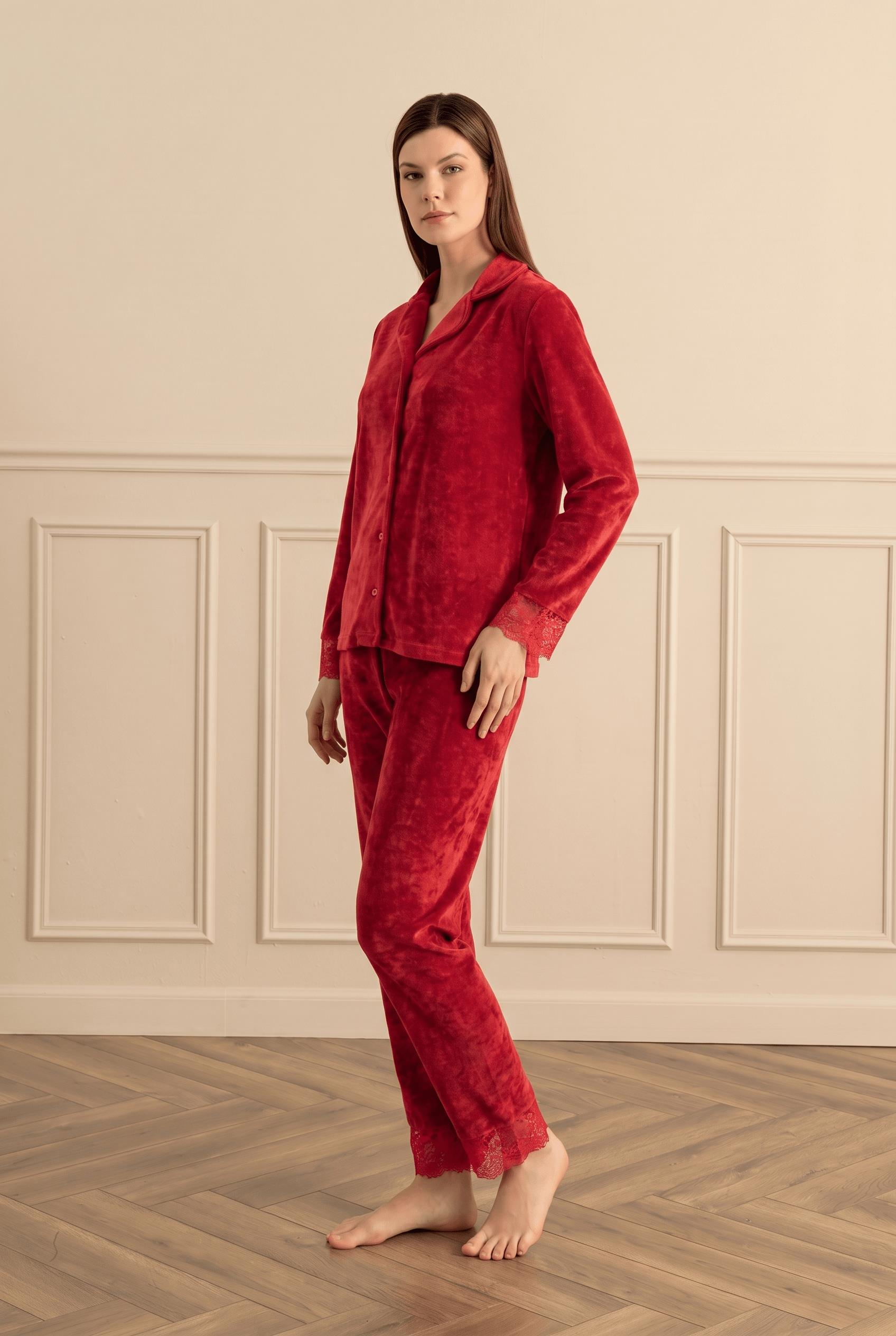 333821Kadın Uzun Kol Önden Düğmeli Kadife Kırmızı Pijama Takımı C0T7N081Uzun Kol PijamaSevimKadın Uzun Kol Önden Düğmeli Kadife Kırmızı Pijama Takımı C0T7N081