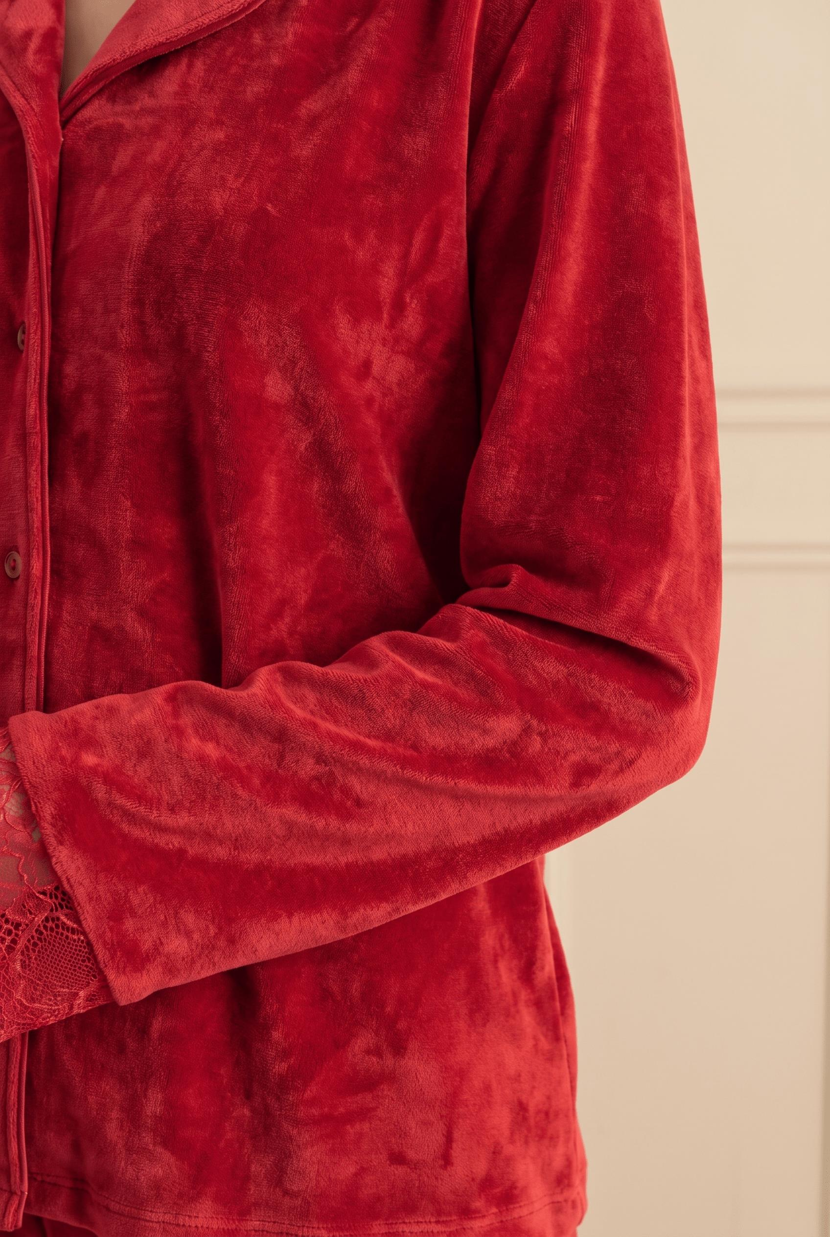 333821Kadın Uzun Kol Önden Düğmeli Kadife Kırmızı Pijama Takımı C0T7N081Uzun Kol PijamaSevimKadın Uzun Kol Önden Düğmeli Kadife Kırmızı Pijama Takımı C0T7N081
