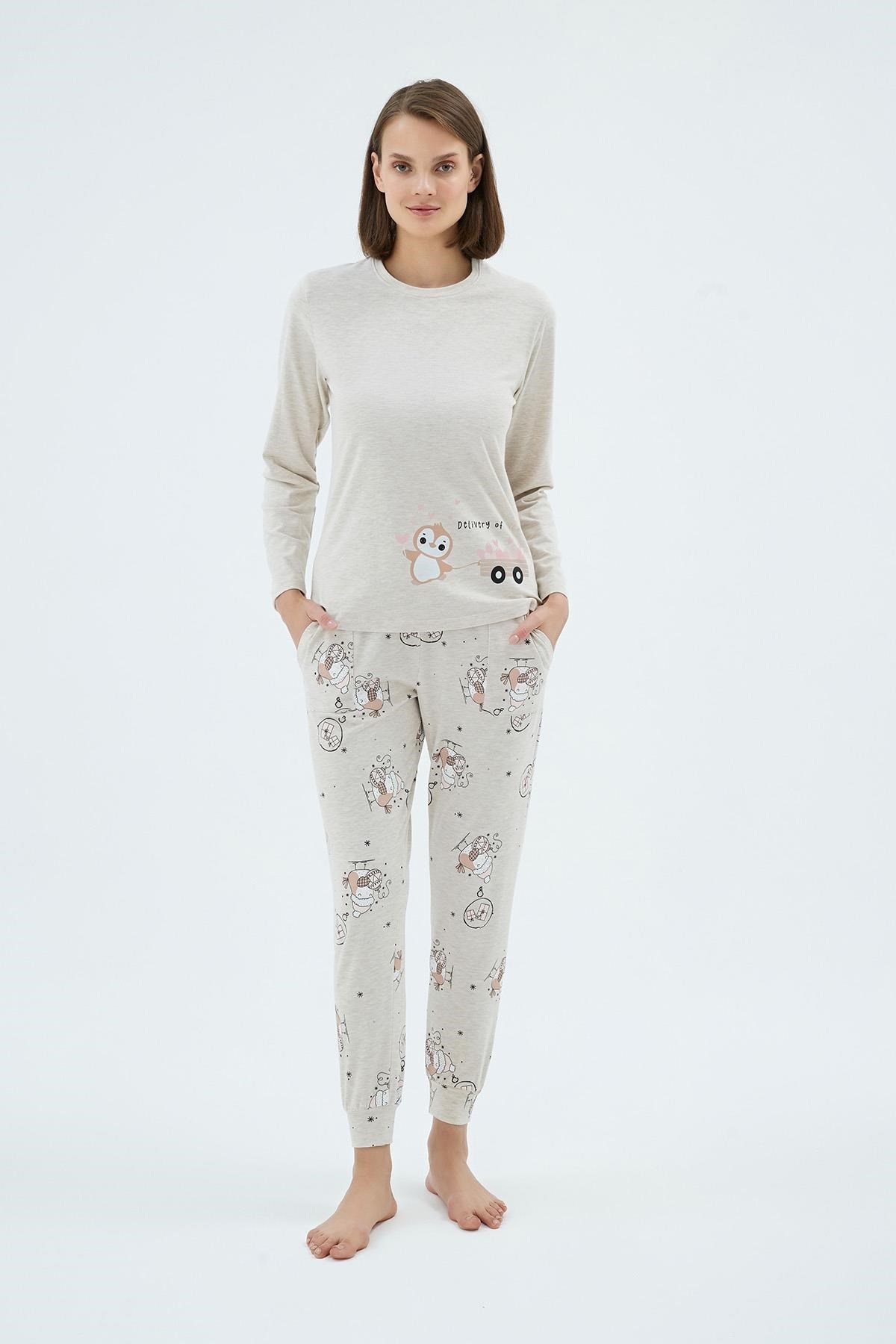 328636Kadın Uzun Kollu Baskılı Jogger Paça Bej Pijama Takımı C5T4N171Uzun Kol PijamaSevimKadın Uzun Kollu Baskılı Jogger Paça Bej Pijama Takımı C5T4N171