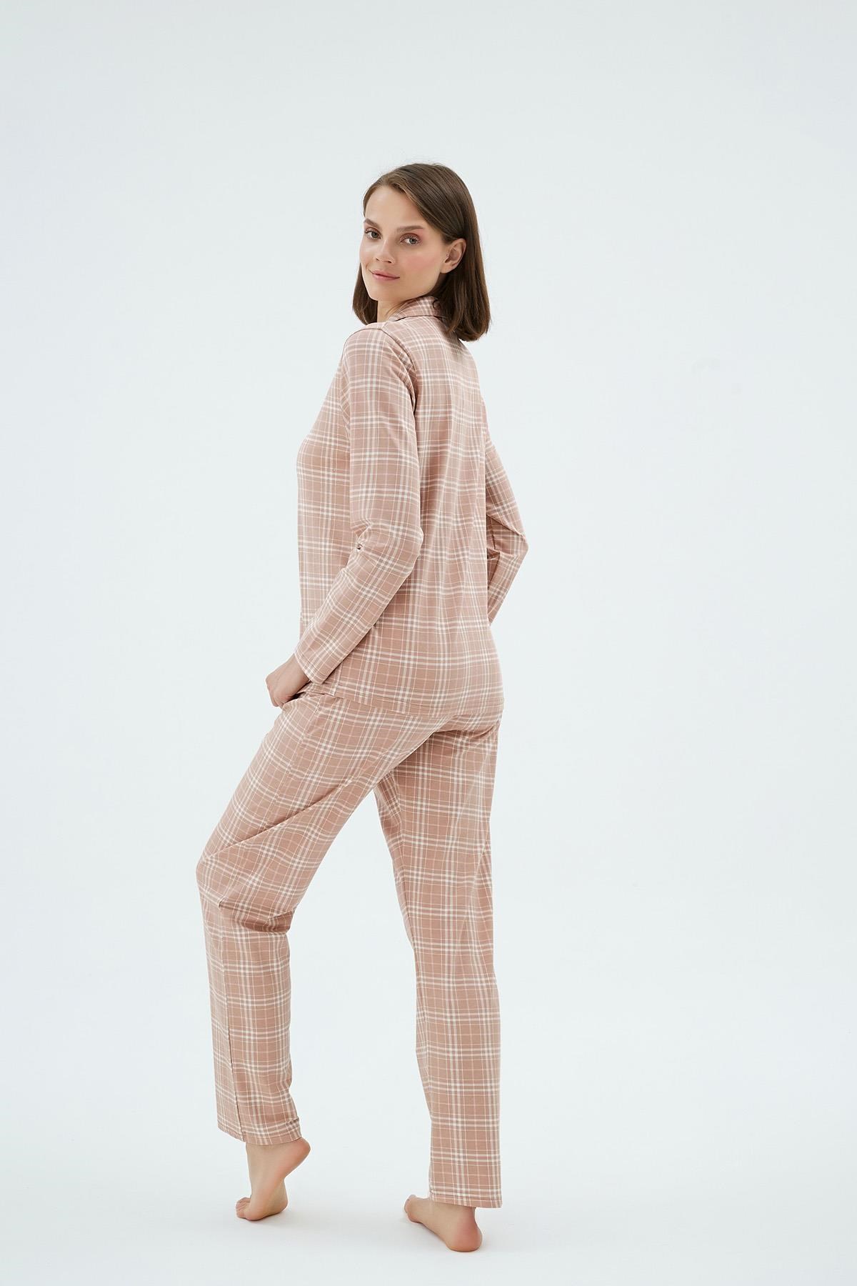 328635Kadın Uzun Kollu Düğmeli Kare Desenli Pudra Pamuklu Pijama Takımı C3T4N171Uzun Kol PijamaSevimKadın Uzun Kollu Düğmeli Kare Desenli Pudra Pamuklu Pijama Takımı C3T4N171