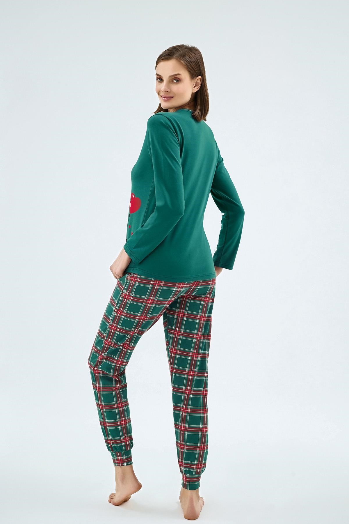 328627Kadın Uzun Kollu Kalp Baskılı Üst Ekose Desenli Jogger Paça Yeşil Pijama Takımı C3T8N071Uzun Kol PijamaSevimKadın Uzun Kollu Kalp Baskılı Üst Ekose Desenli Jogger Paça Yeşil Pijama Takımı C3T8N071