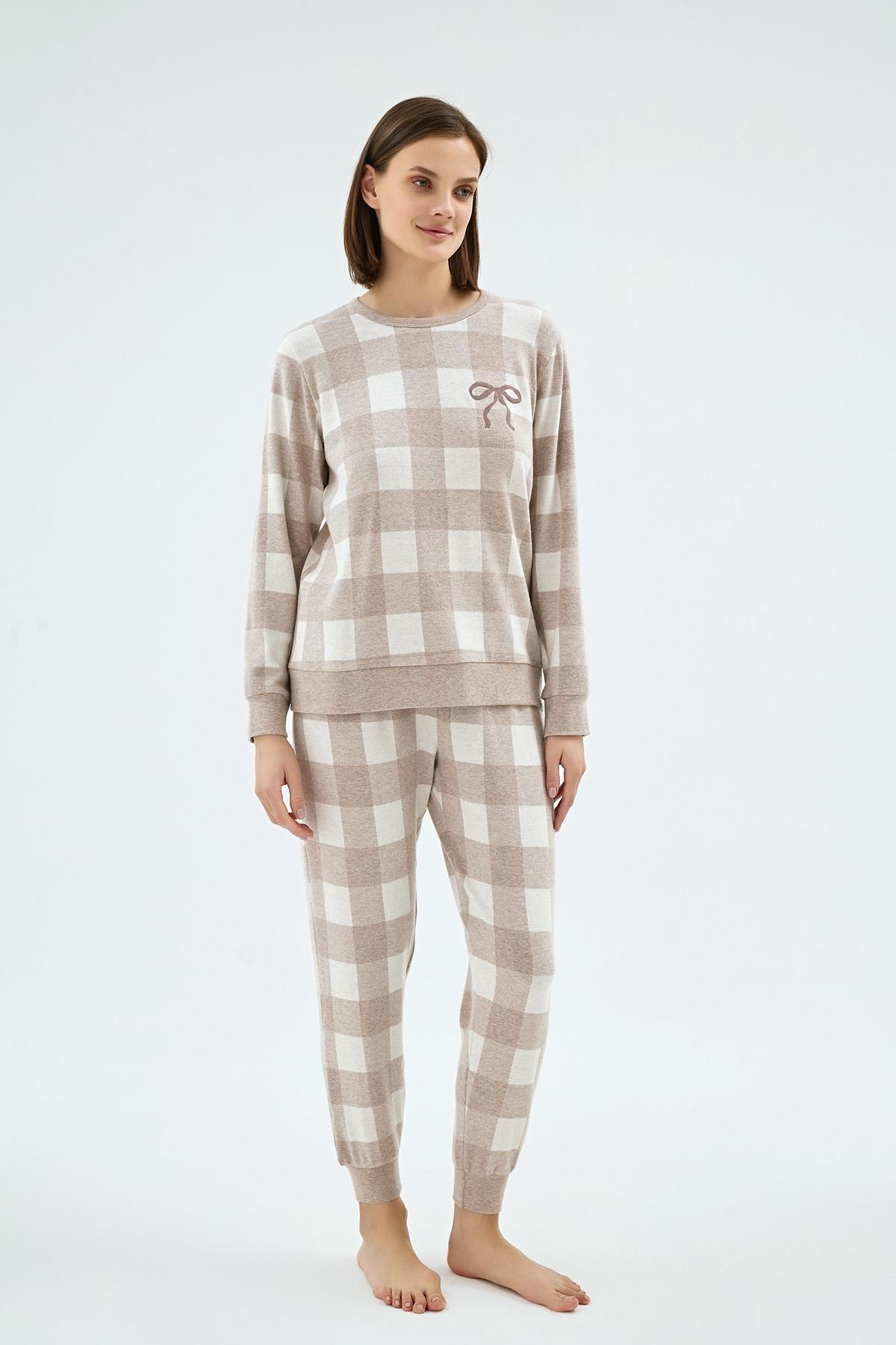 328612Kadın Uzun Kollu Kare Desenli Jogger Paça Bej Pijama Takımı C5T9N961Uzun Kol PijamaSevimKadın Uzun Kollu Kare Desenli Jogger Paça Bej Pijama Takımı C5T9N961