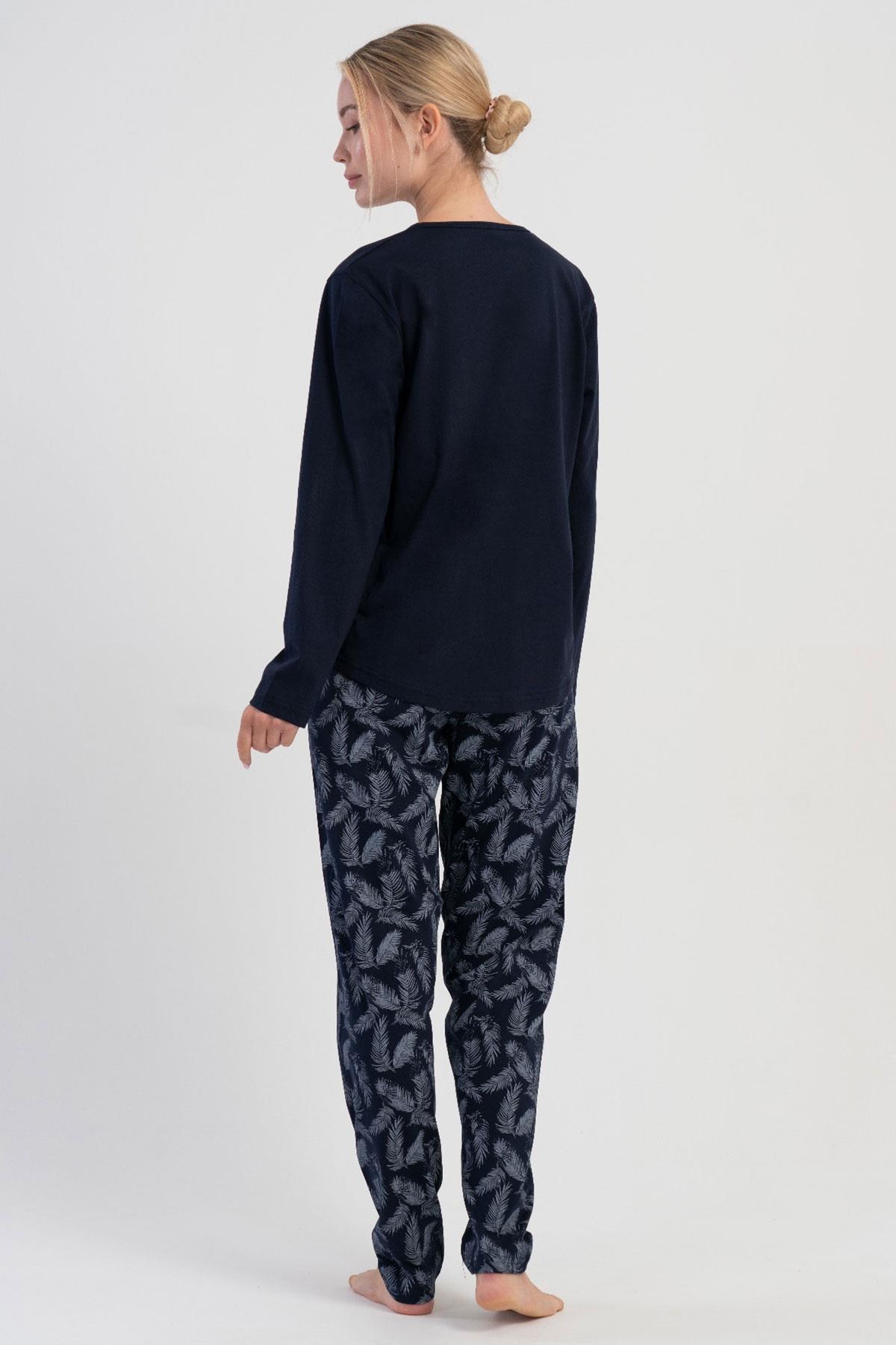 329507Kadın Büyük Beden Lacivert Uzun Kollu V Yaka Desenli Pijama Takımı C0T7N1305Büyük BedenVienettaKadın Büyük Beden Lacivert Uzun Kollu V Yaka Desenli Pijama Takımı C0T7N1305