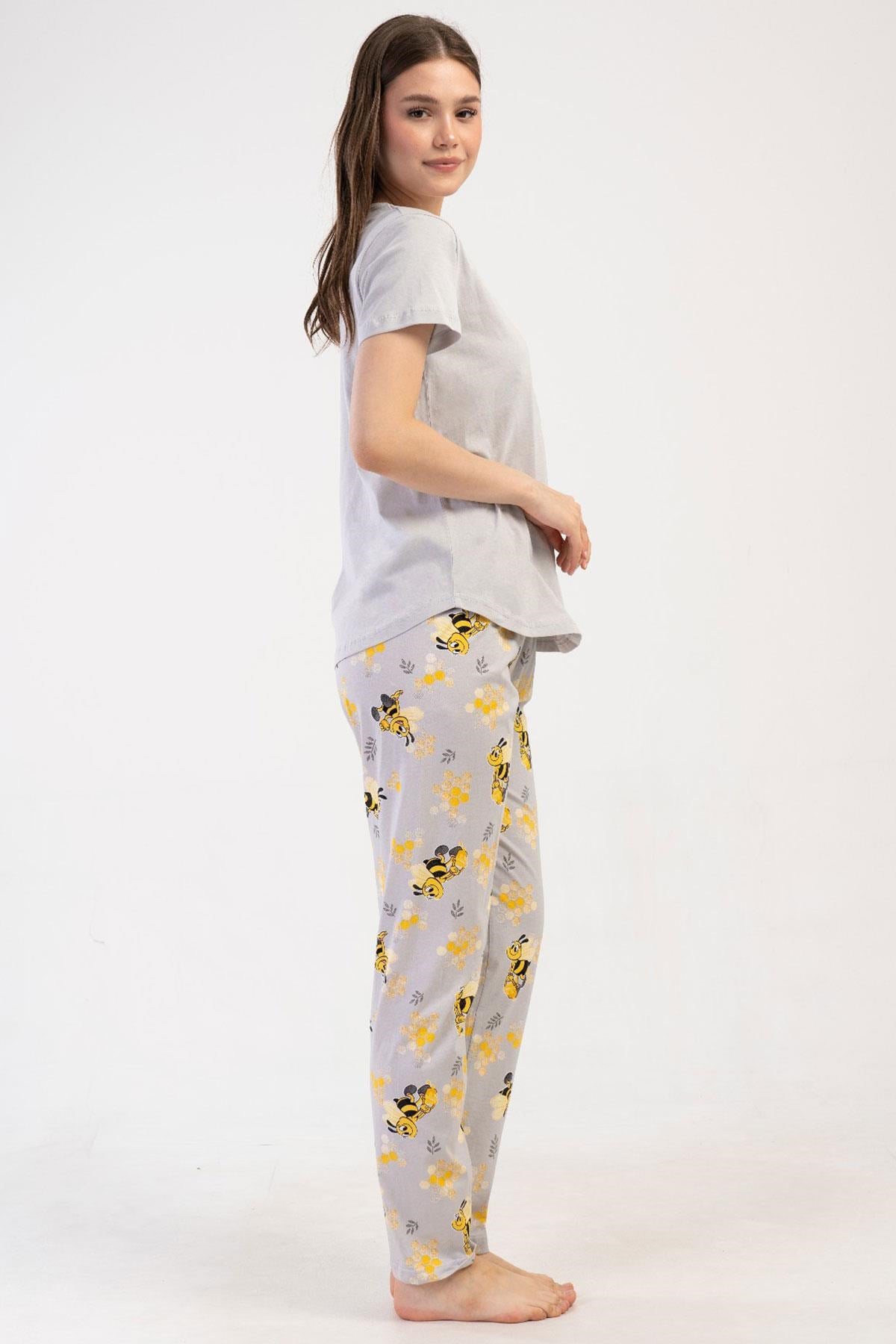 327299Kadın Kısa Kol Gri Pijama Takımı %100 PAMUK C1T9N2O804cotonhause.com.tr Online Alışveriş - Sezon İndirimlerini Keşfet Kadın Kısa Kol Gri Pijama Takımı %100 PAMUK C1T9N2O804Kısa Kol / Askılı PijamaVienettaKadın Kısa Kol Gri Pijama Takımı %100 PAMUK C1T9N2O804