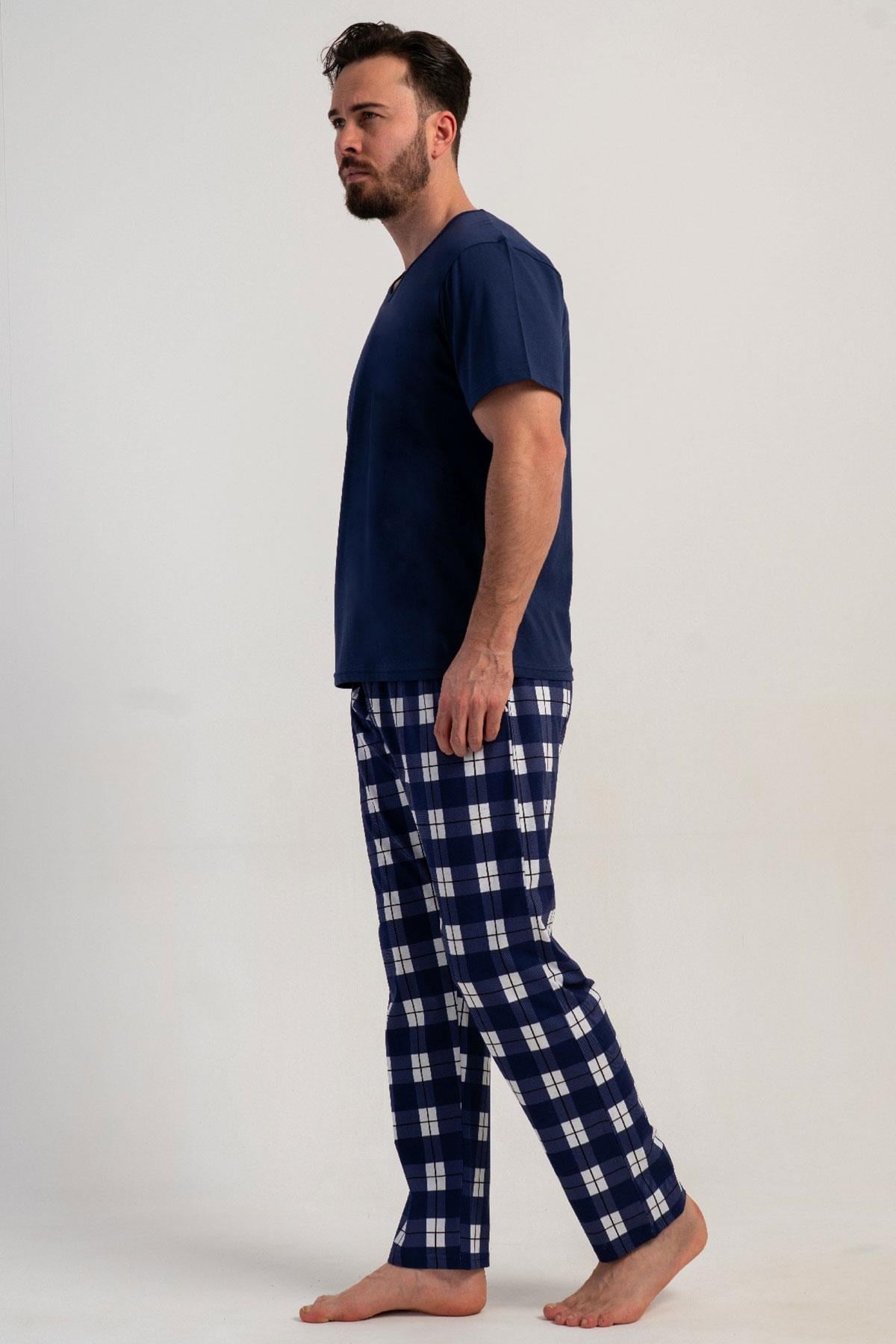 333071Erkek Büyük Beden Kısa Kollu Ekose Alt Lacivert Pijama Takımı C1T1N1215Pijama TakımıVienettaErkek Büyük Beden Kısa Kollu Ekose Alt Lacivert Pijama Takımı C1T1N1215
