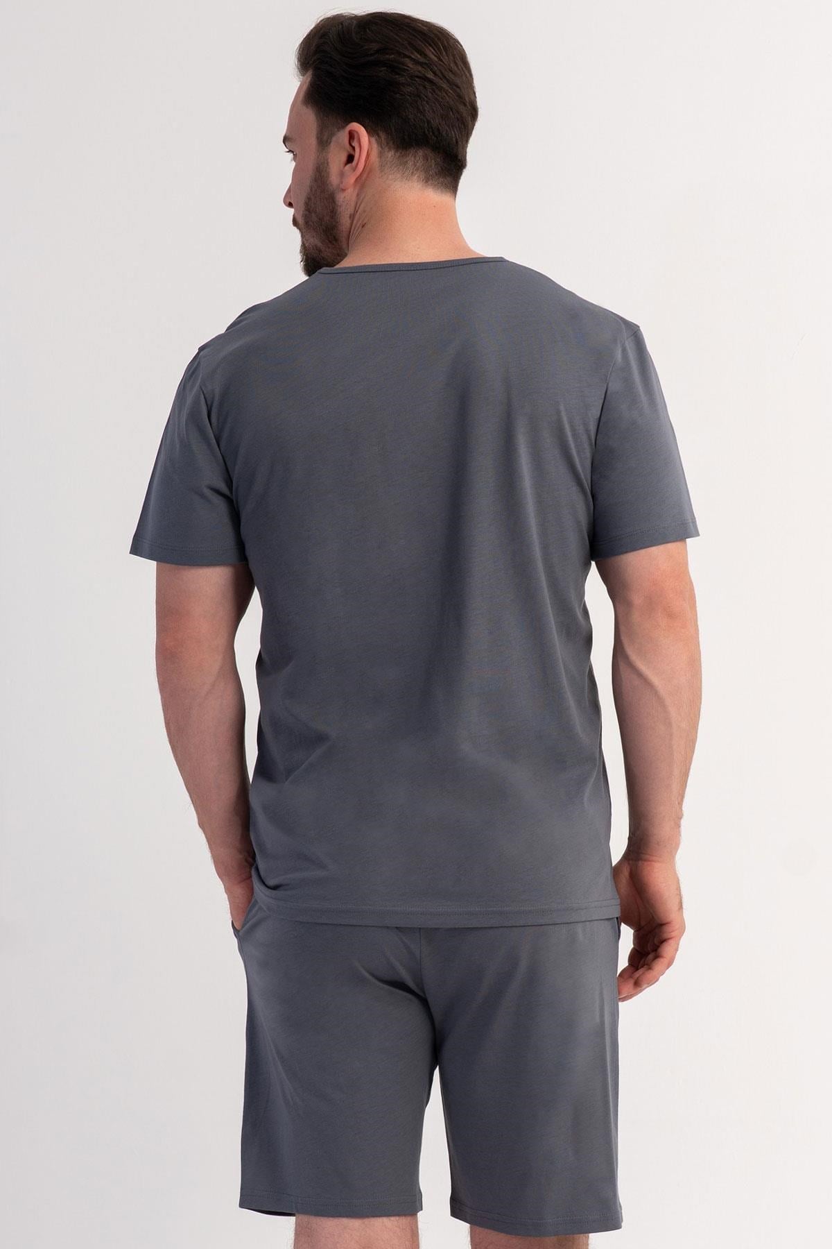 333086Erkek Büyük Beden Kısa Kol Şortlu Füme Pijama Takım C8T1N1106Pijama TakımıVienettaErkek Büyük Beden Kısa Kol Şortlu Füme Pijama Takım C8T1N1106