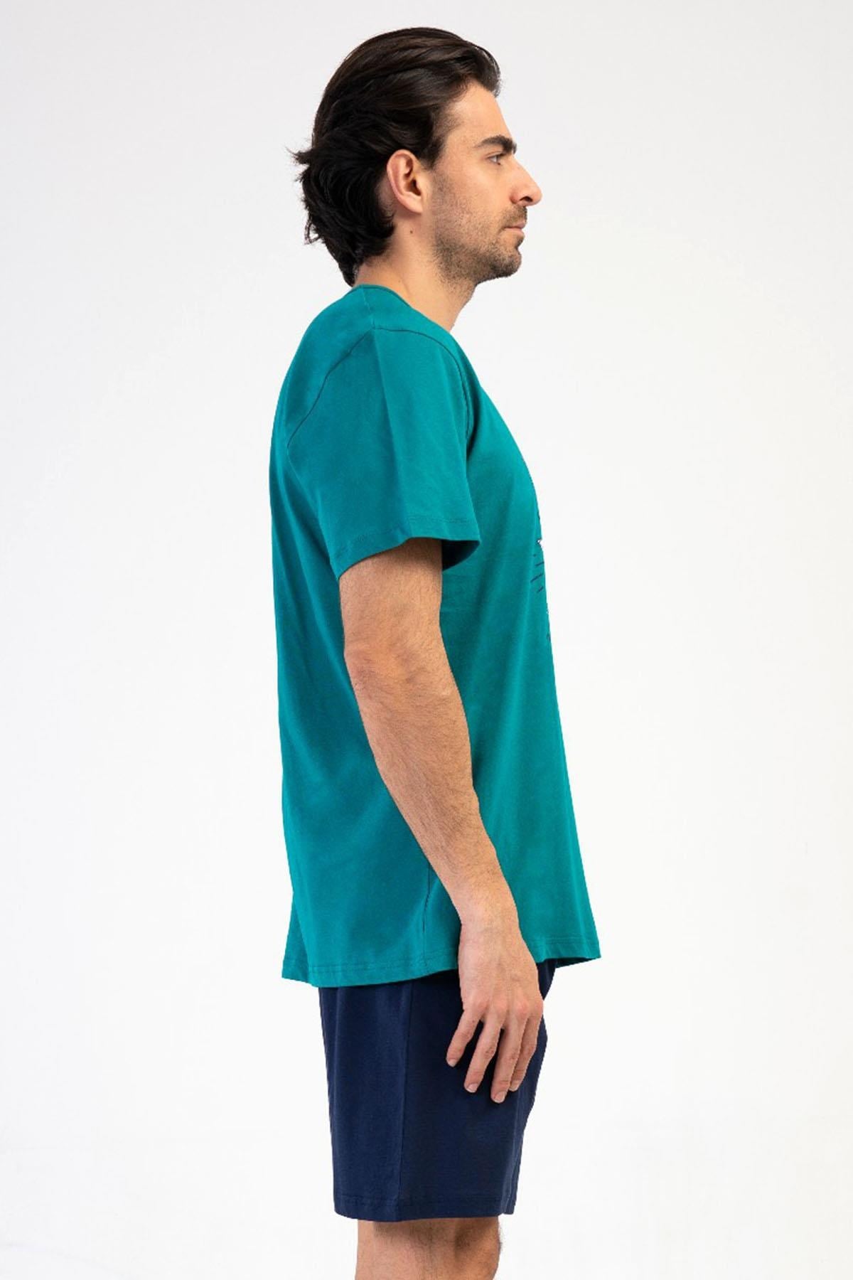 330876Erkek Büyük Beden Kısa Kol Şortlu Silver Pine %100 Pamuk Pijama Takımı C8T7N1904Pijama TakımıVienettaErkek Büyük Beden Kısa Kol Şortlu Silver Pine %100 Pamuk Pijama Takımı C8T7N1904