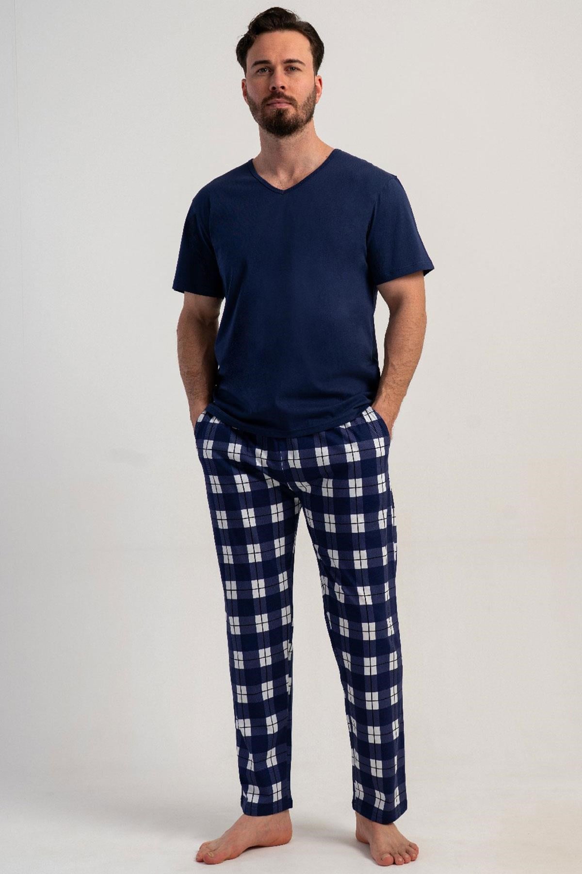 333071Erkek Büyük Beden Kısa Kollu Ekose Alt Lacivert Pijama Takımı C1T1N1215Pijama TakımıVienettaErkek Büyük Beden Kısa Kollu Ekose Alt Lacivert Pijama Takımı C1T1N1215