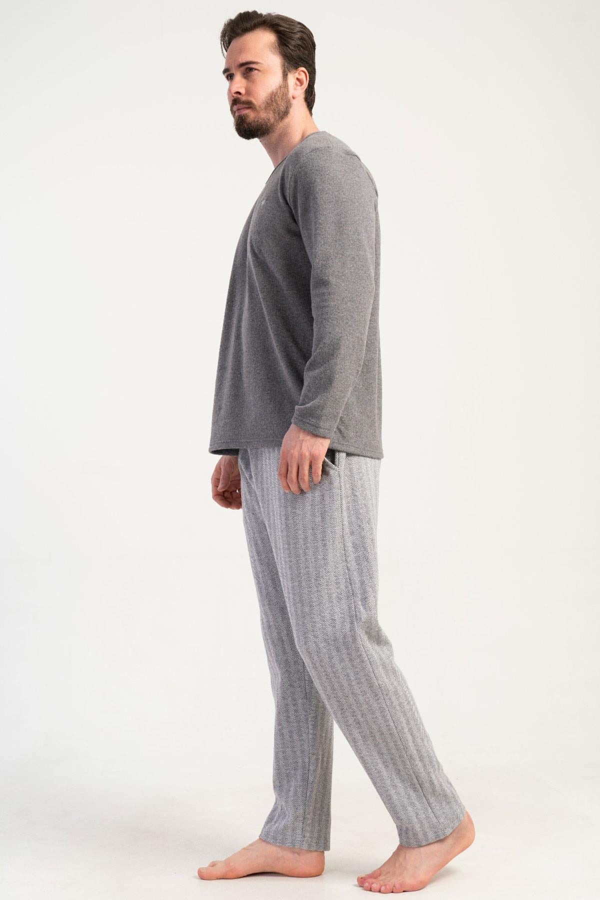 329458Erkek Füme Renk Uzun Kollu Bisiklet Yaka Jakarlı Pijama Takımı C1T0N0105Pijama TakımıVienettaErkek Füme Renk Uzun Kollu Bisiklet Yaka Jakarlı Pijama Takımı C1T0N0105